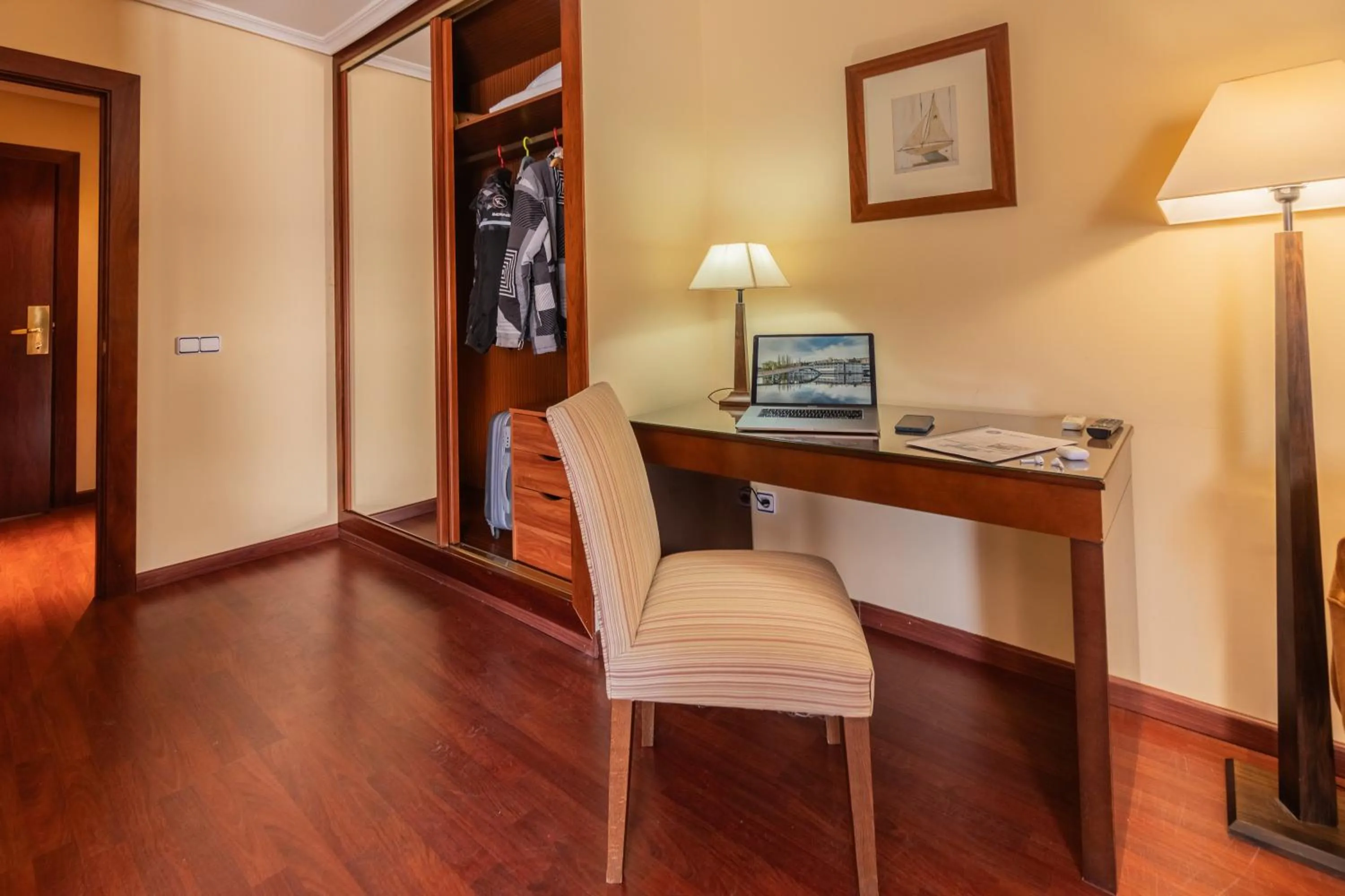 TV and multimedia in Hotel Náyade