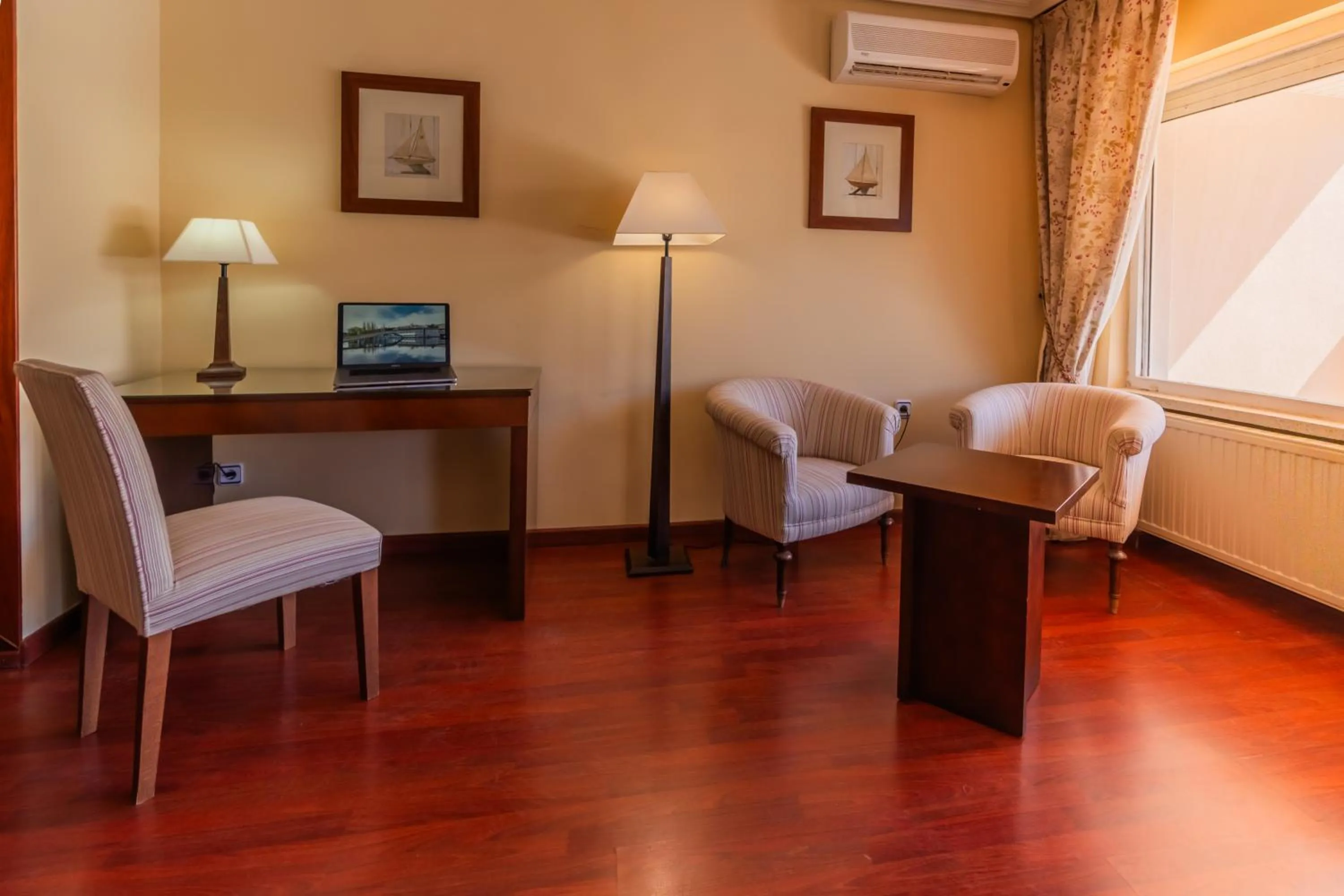 TV and multimedia in Hotel Náyade