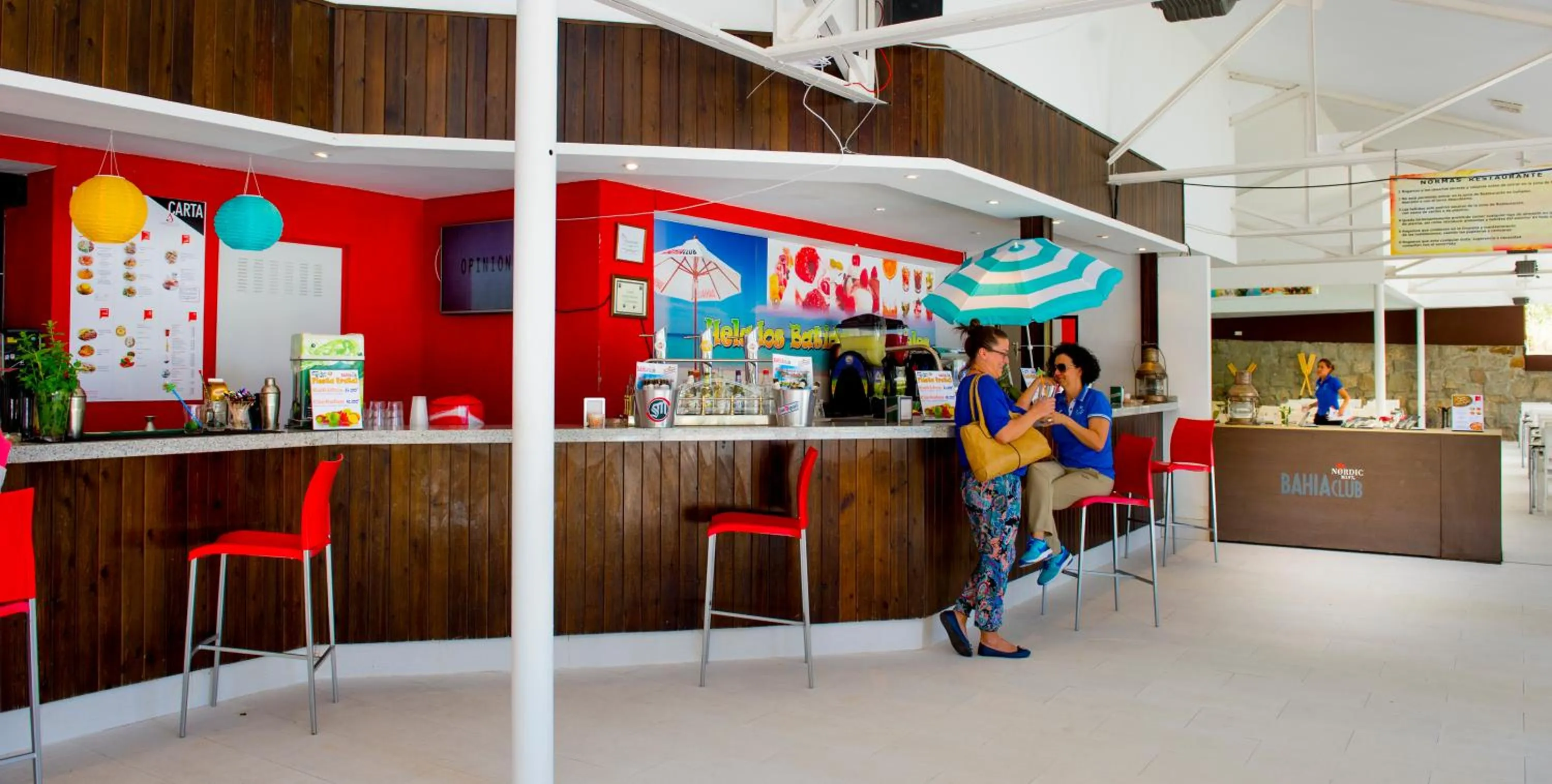 Swimming pool in Hotel Náyade