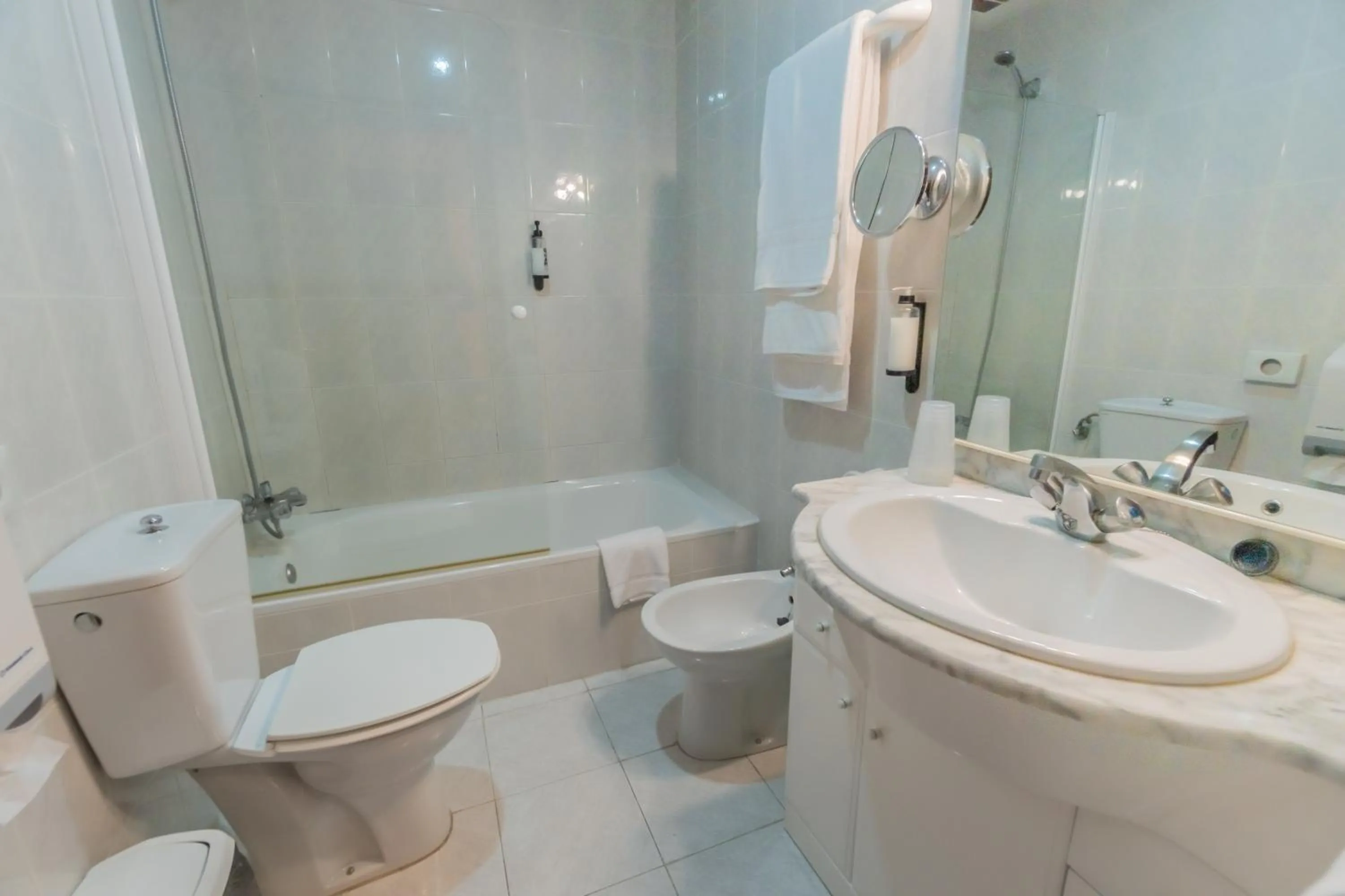 Shower in Hotel Náyade