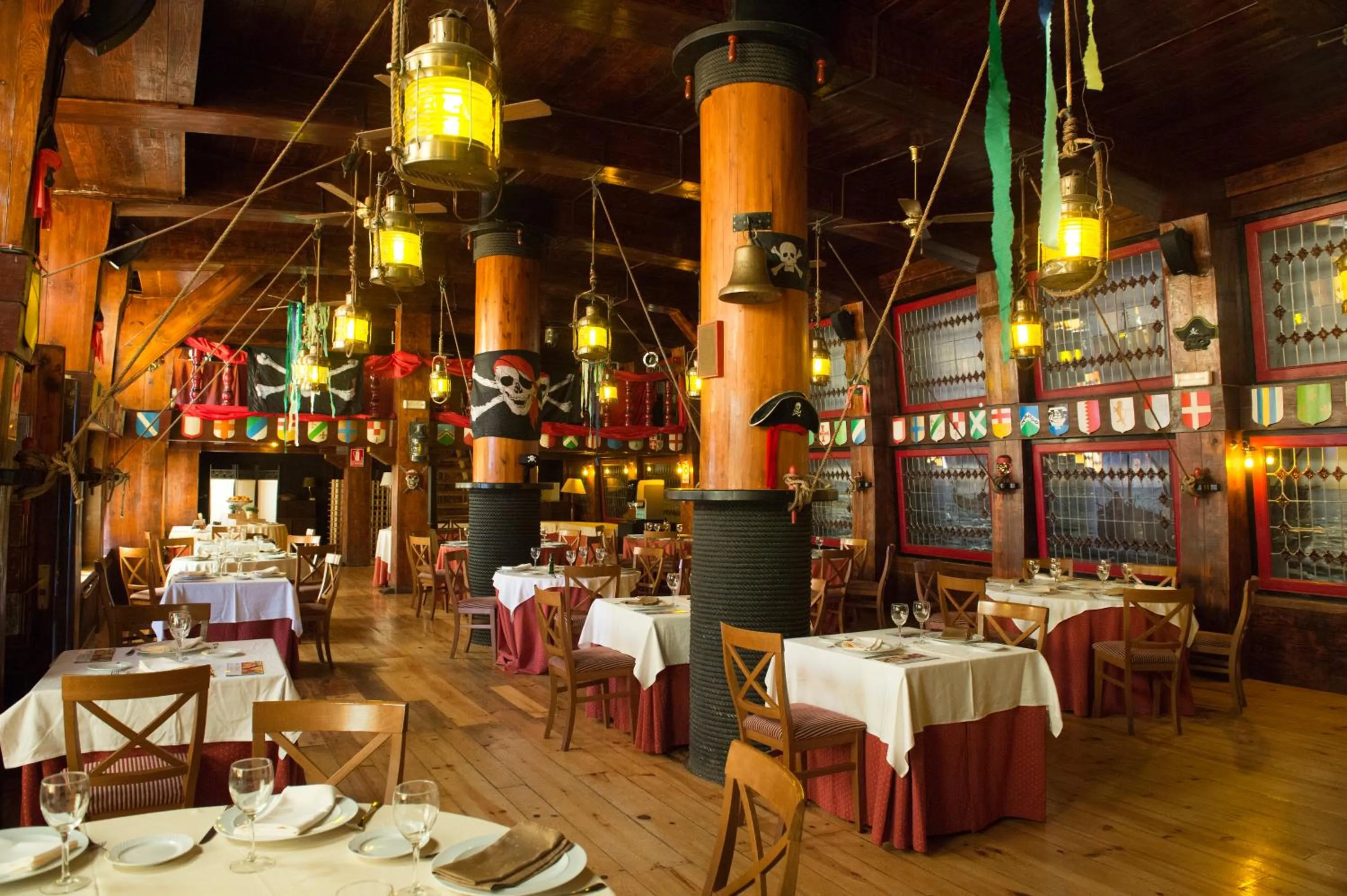 Restaurant/places to eat in Hotel Náyade