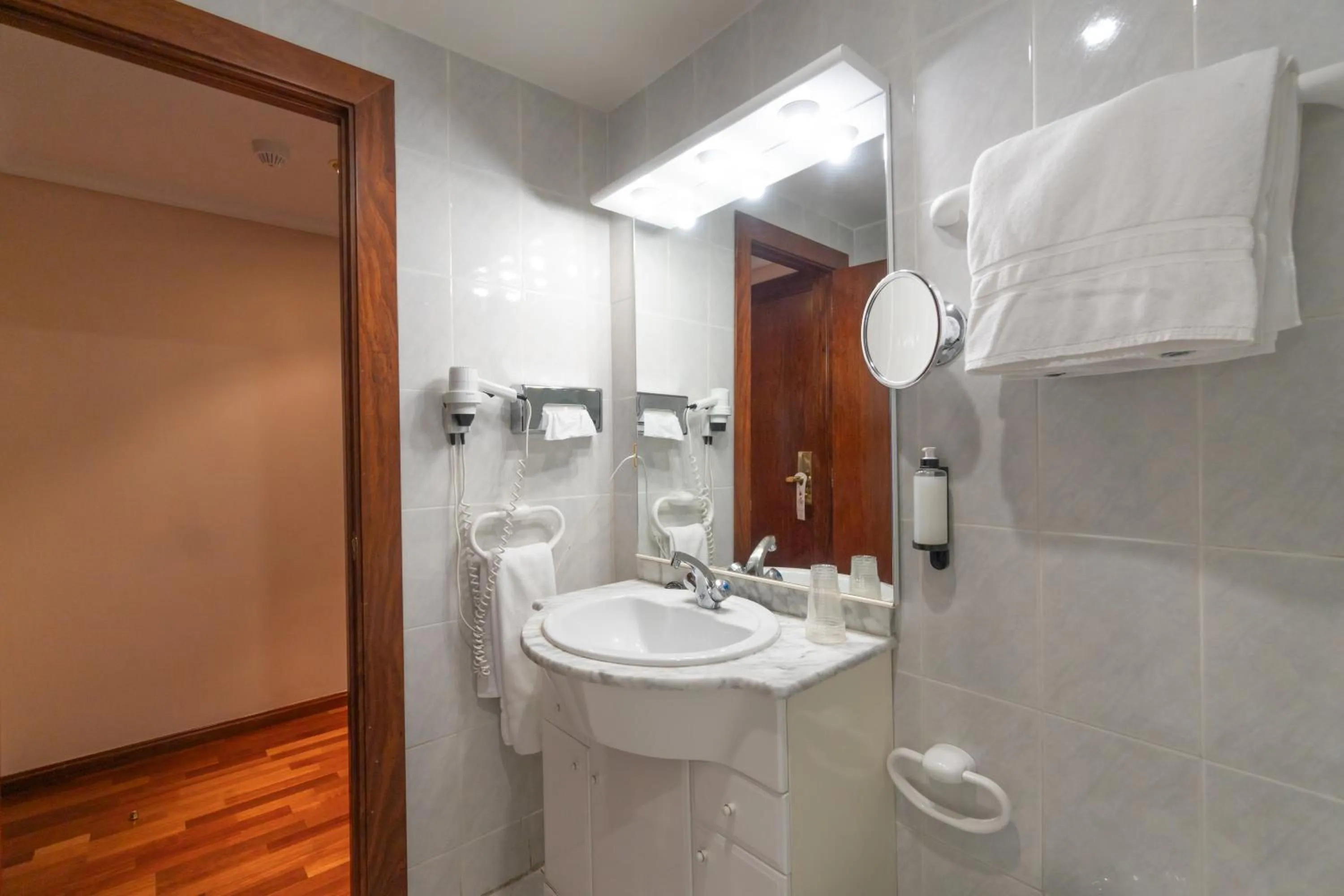 Shower in Hotel Náyade