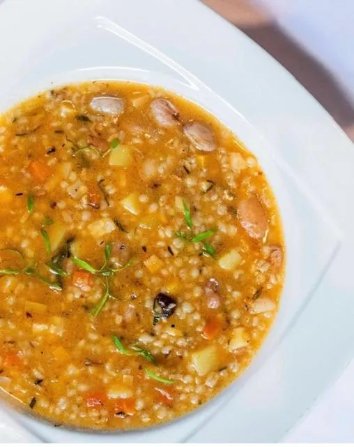 Restaurant/places to eat in Hotel Mrak