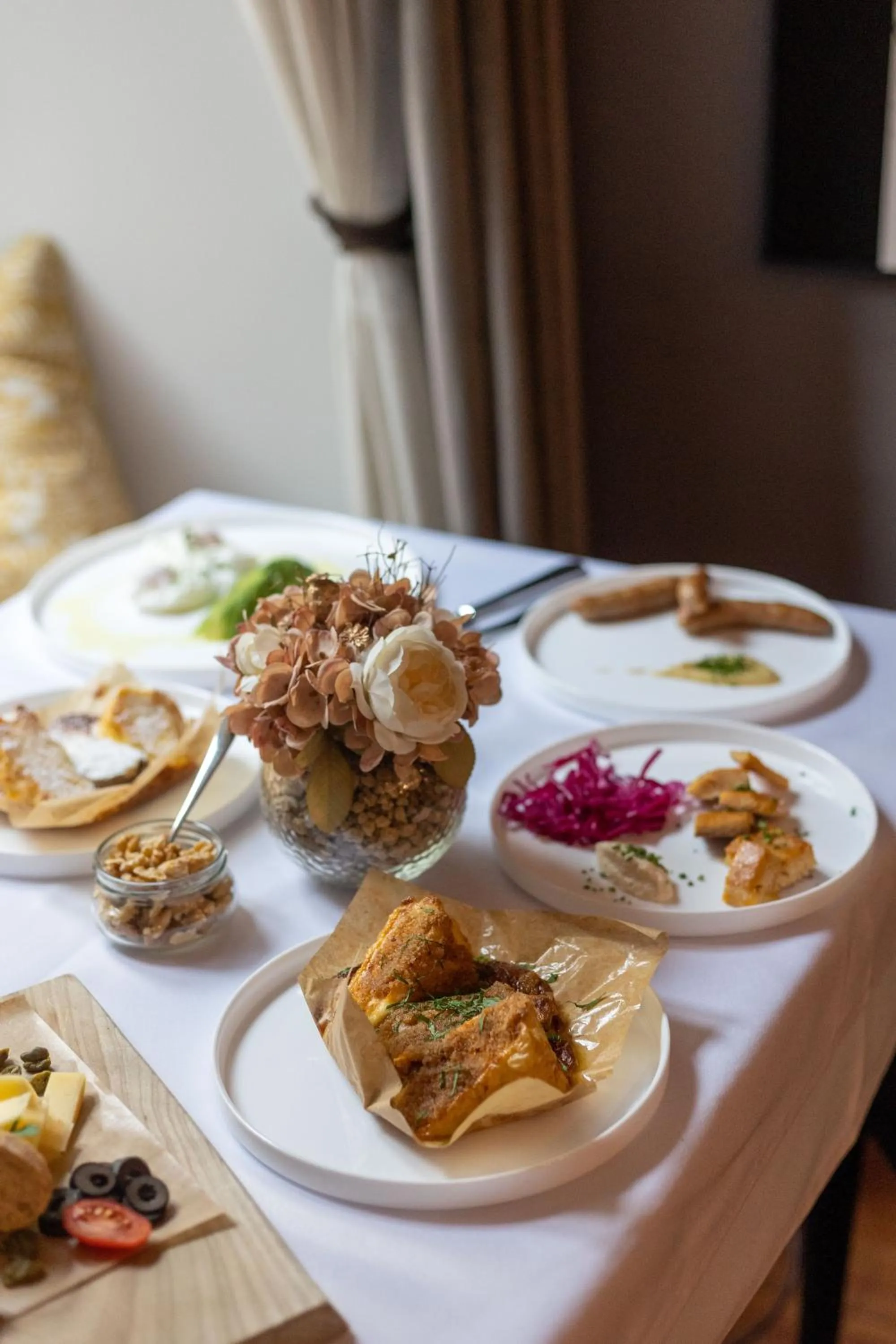 Restaurant/places to eat in Hotel Mrak