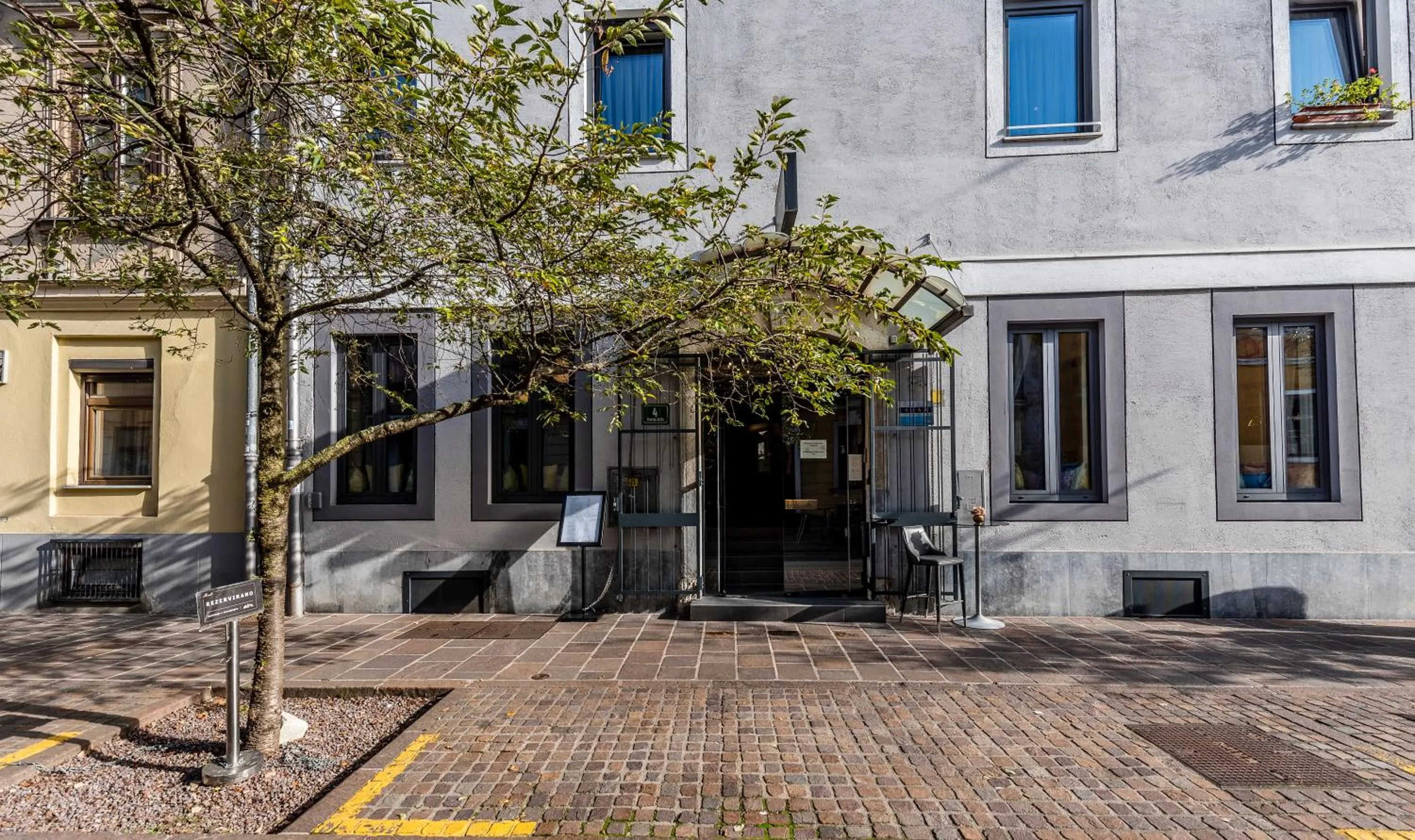 Facade/entrance in Hotel Mrak