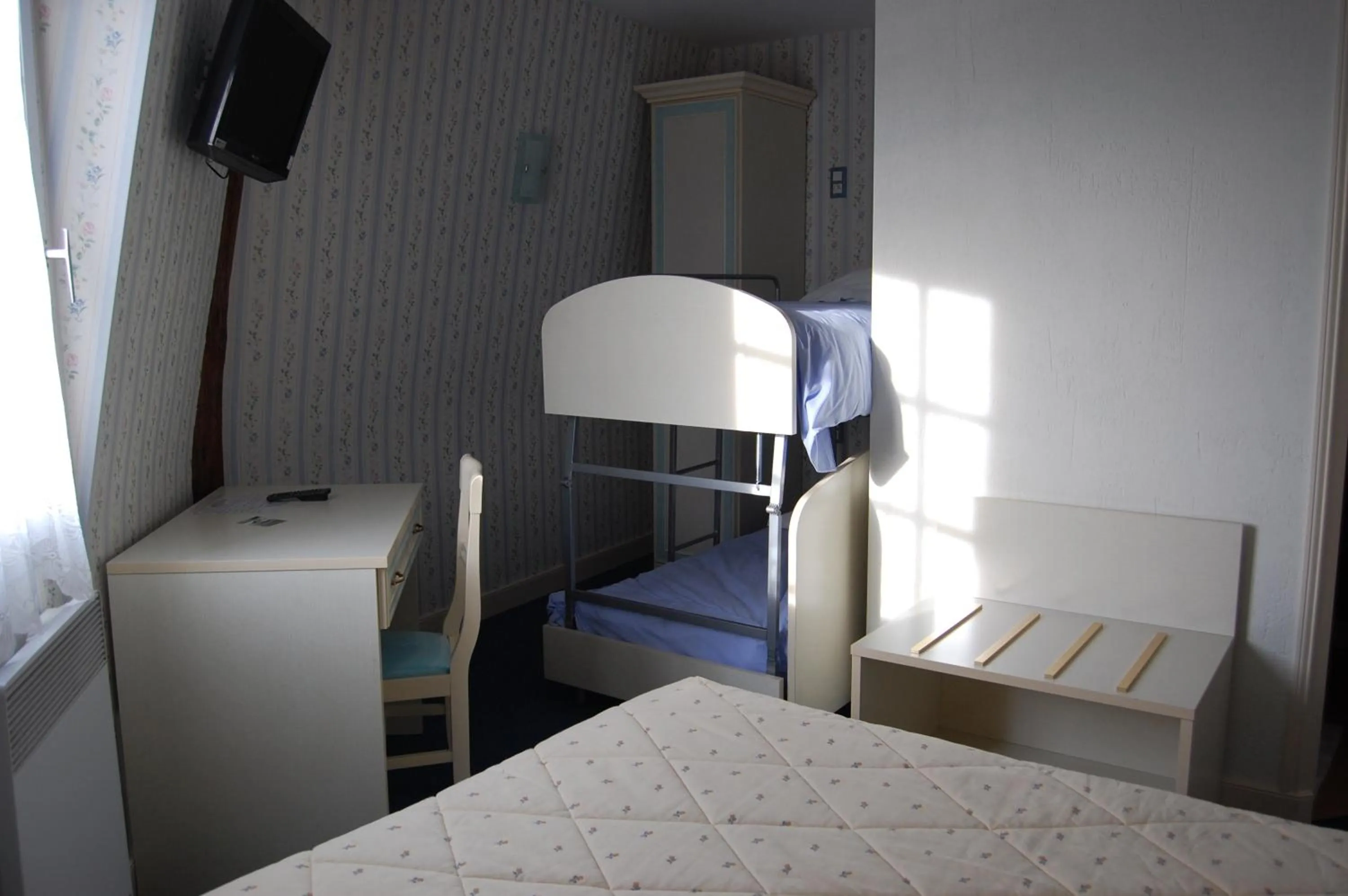 Bedroom, Bed in Belle Epoque