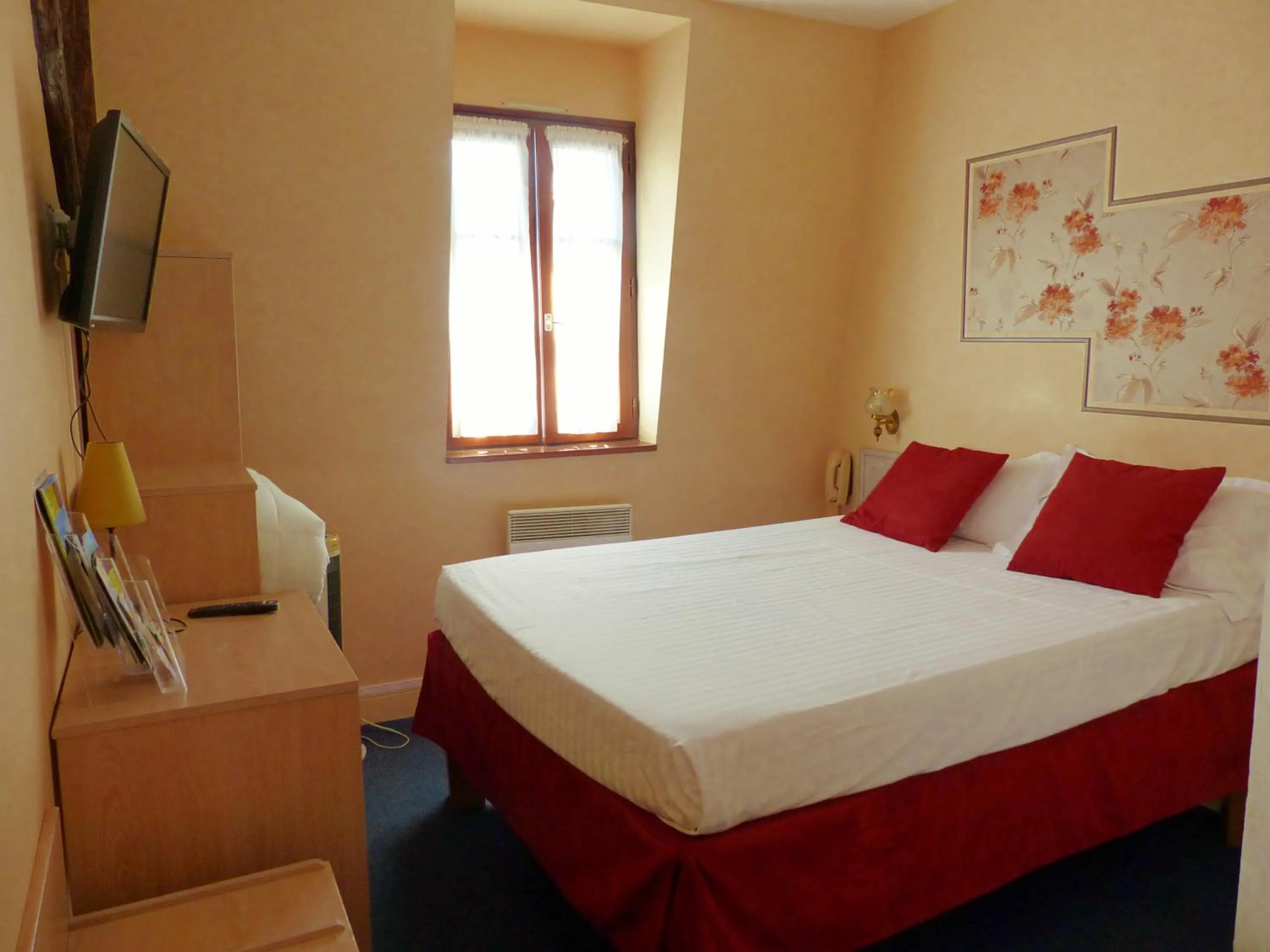 Bedroom, Bed in Belle Epoque