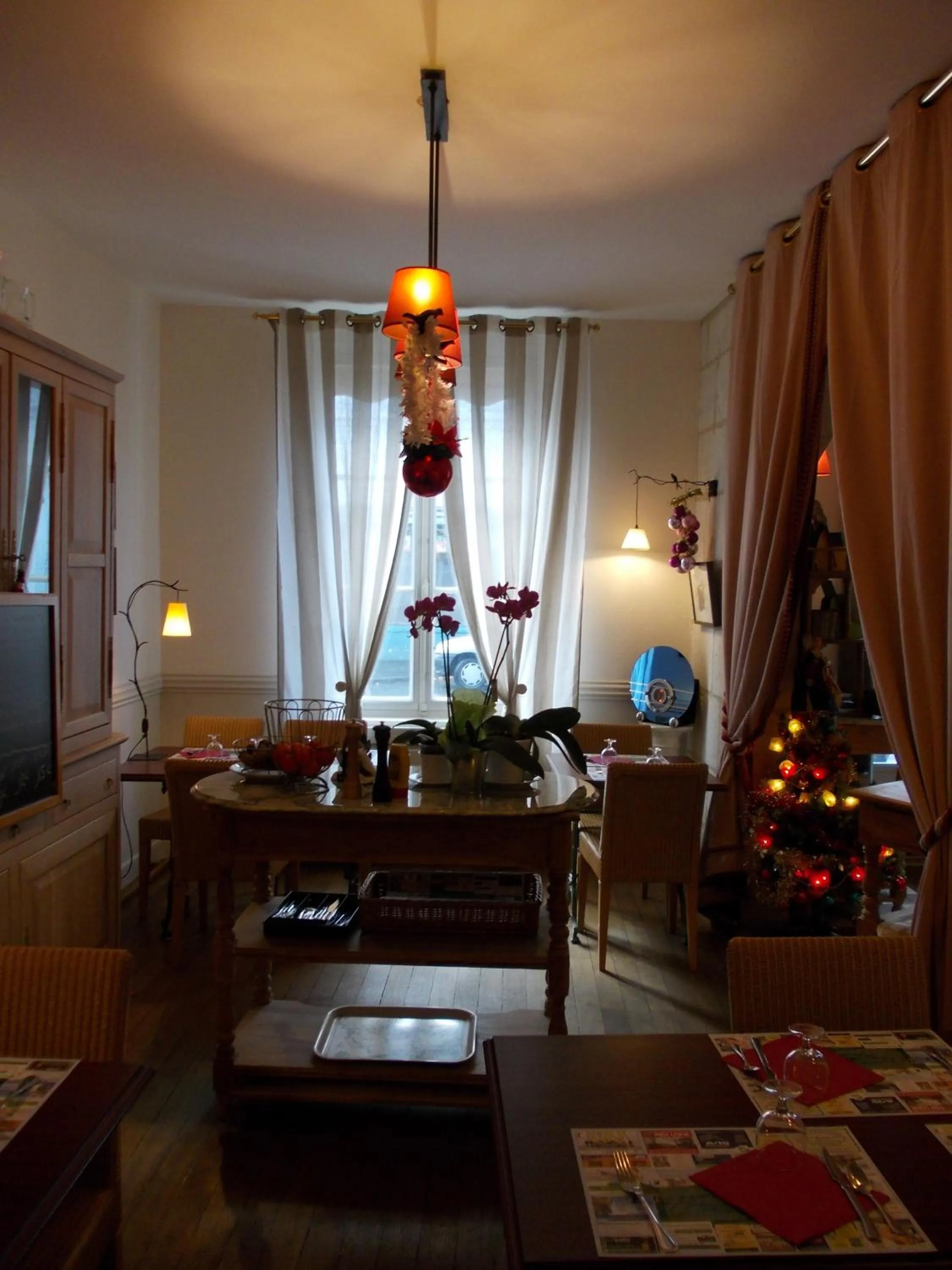 Restaurant/places to eat in Belle Epoque