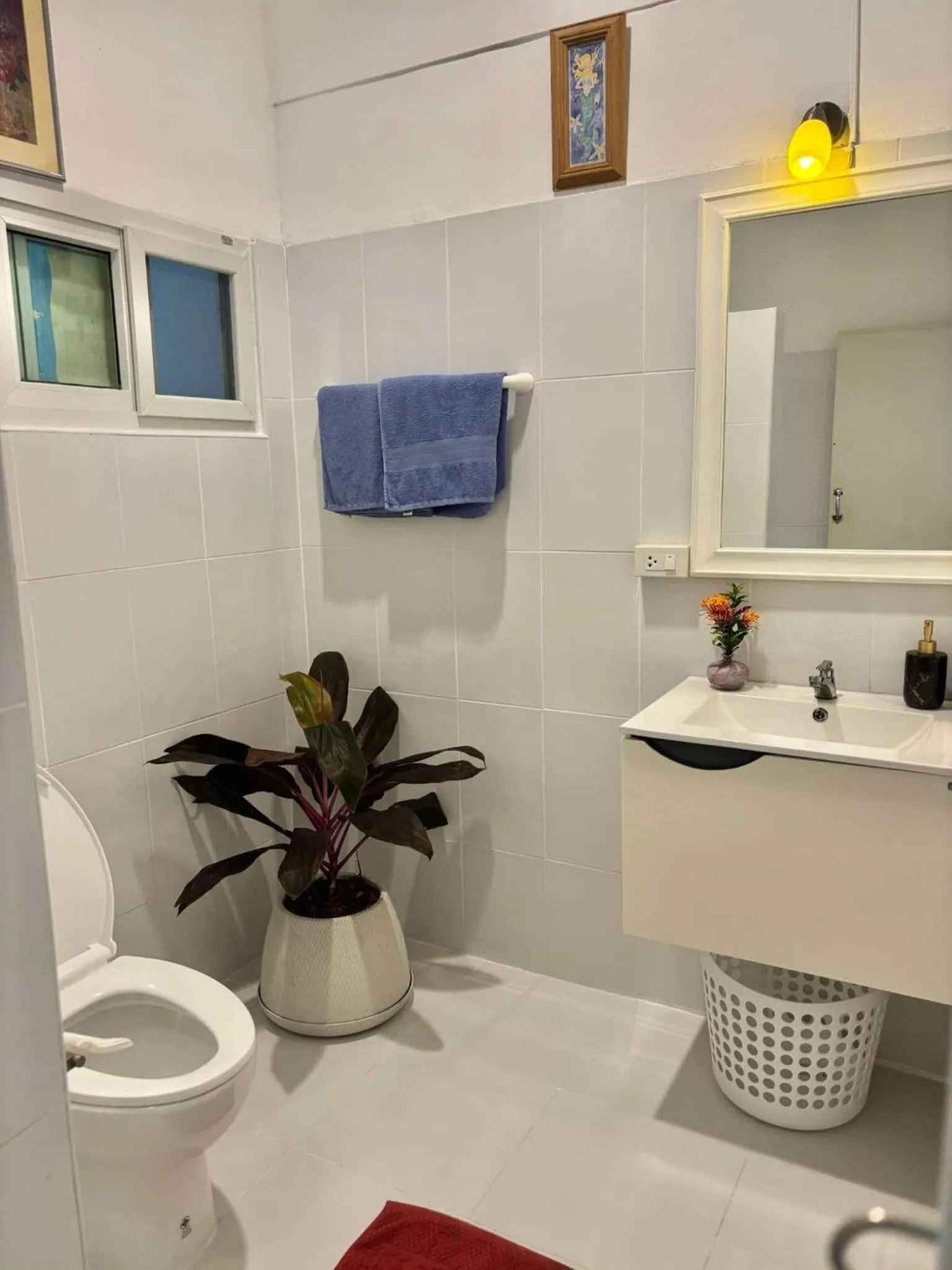 Toilet in Banyan House Samui bed and breakfast (Adult Only)