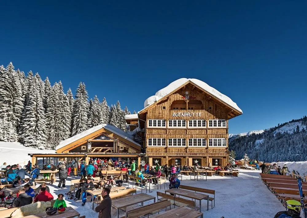 Property building in Auenhütte