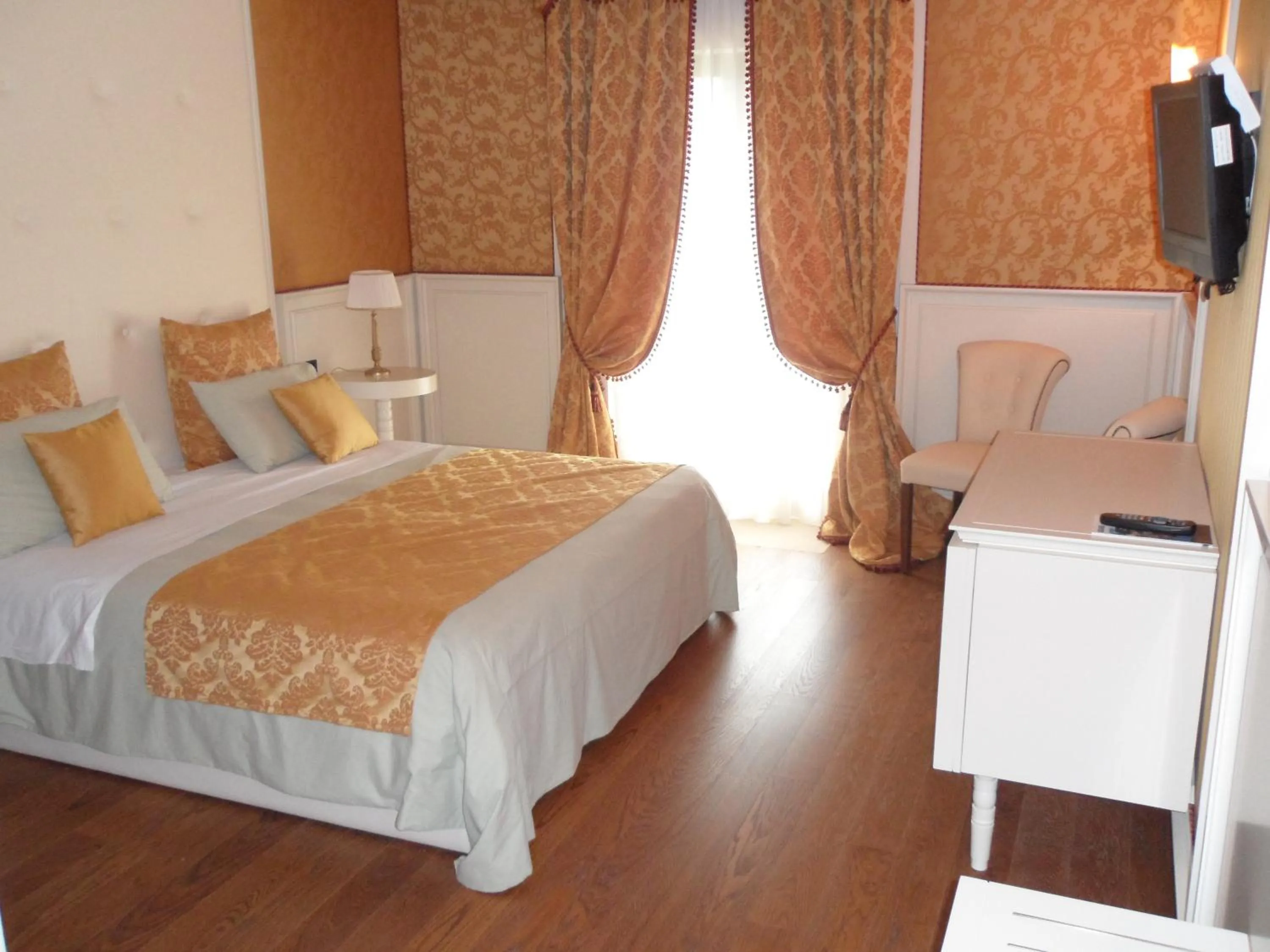 Photo of the whole room, Bed in Hotel La Rosa Dei Venti