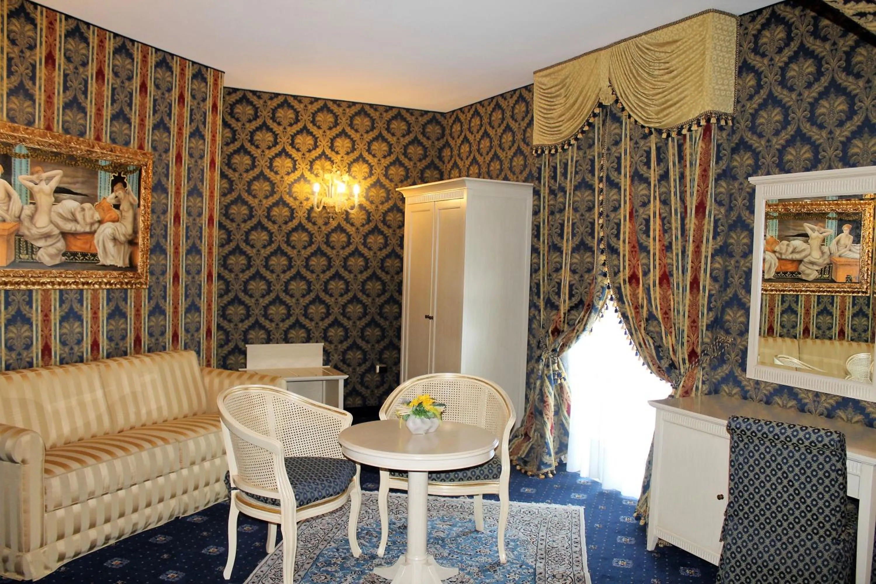 Decorative detail in Hotel La Rosa Dei Venti