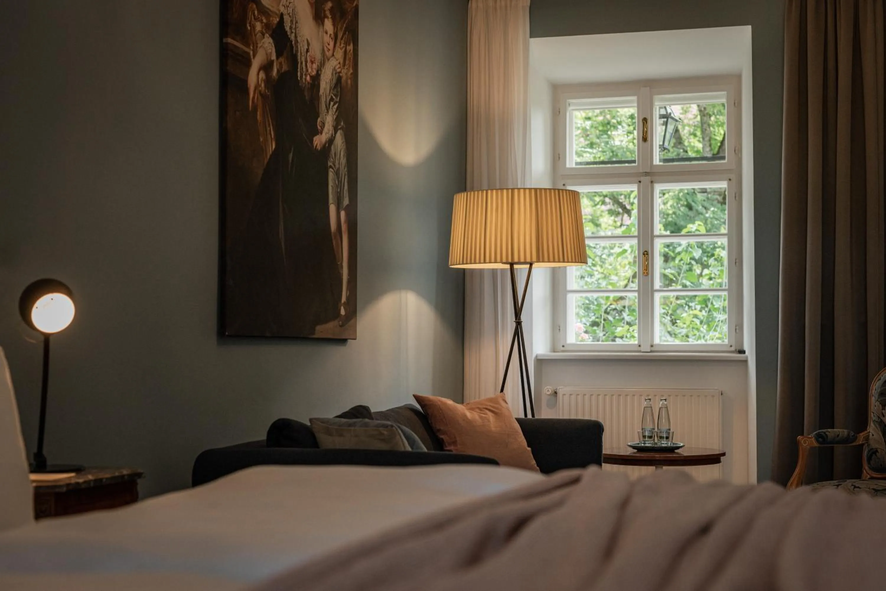 Photo of the whole room, Bed in Boutique Hotel Zum Oberjäger, Schloss Lackenbach