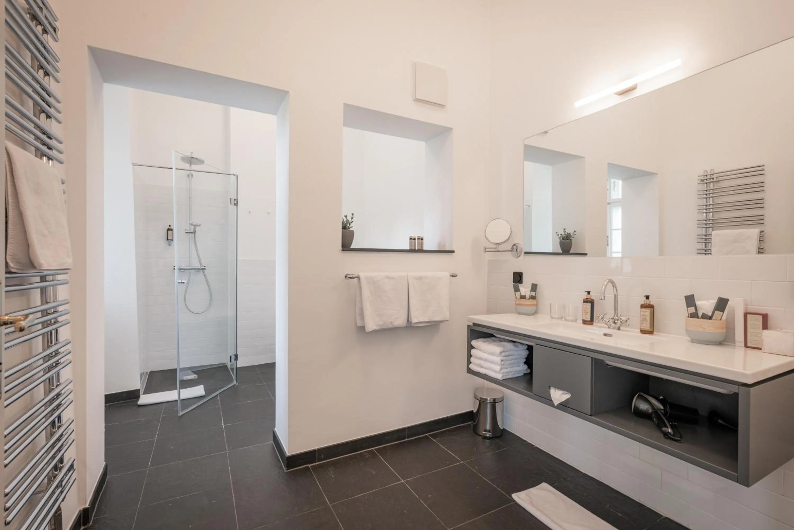 Shower in Boutique Hotel Zum Oberjäger, Schloss Lackenbach