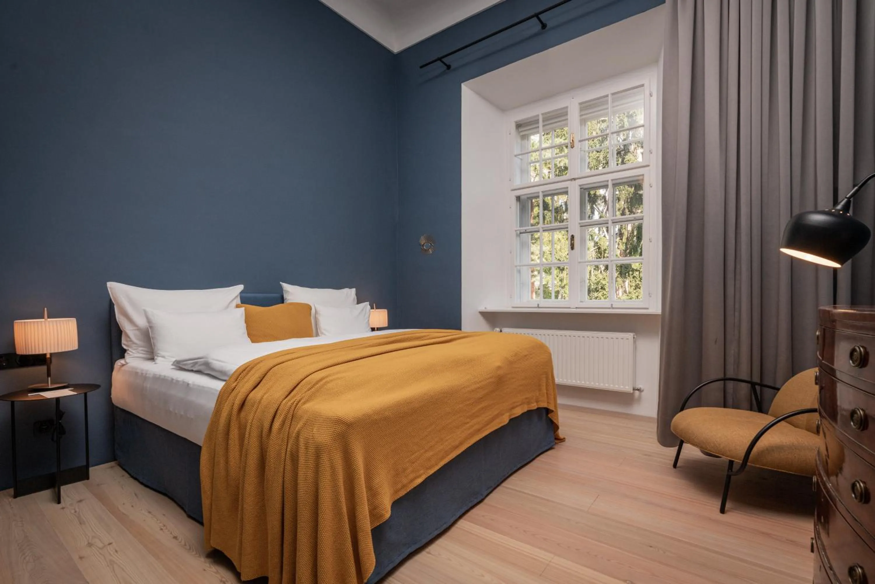 Photo of the whole room, Bed in Boutique Hotel Zum Oberjäger, Schloss Lackenbach