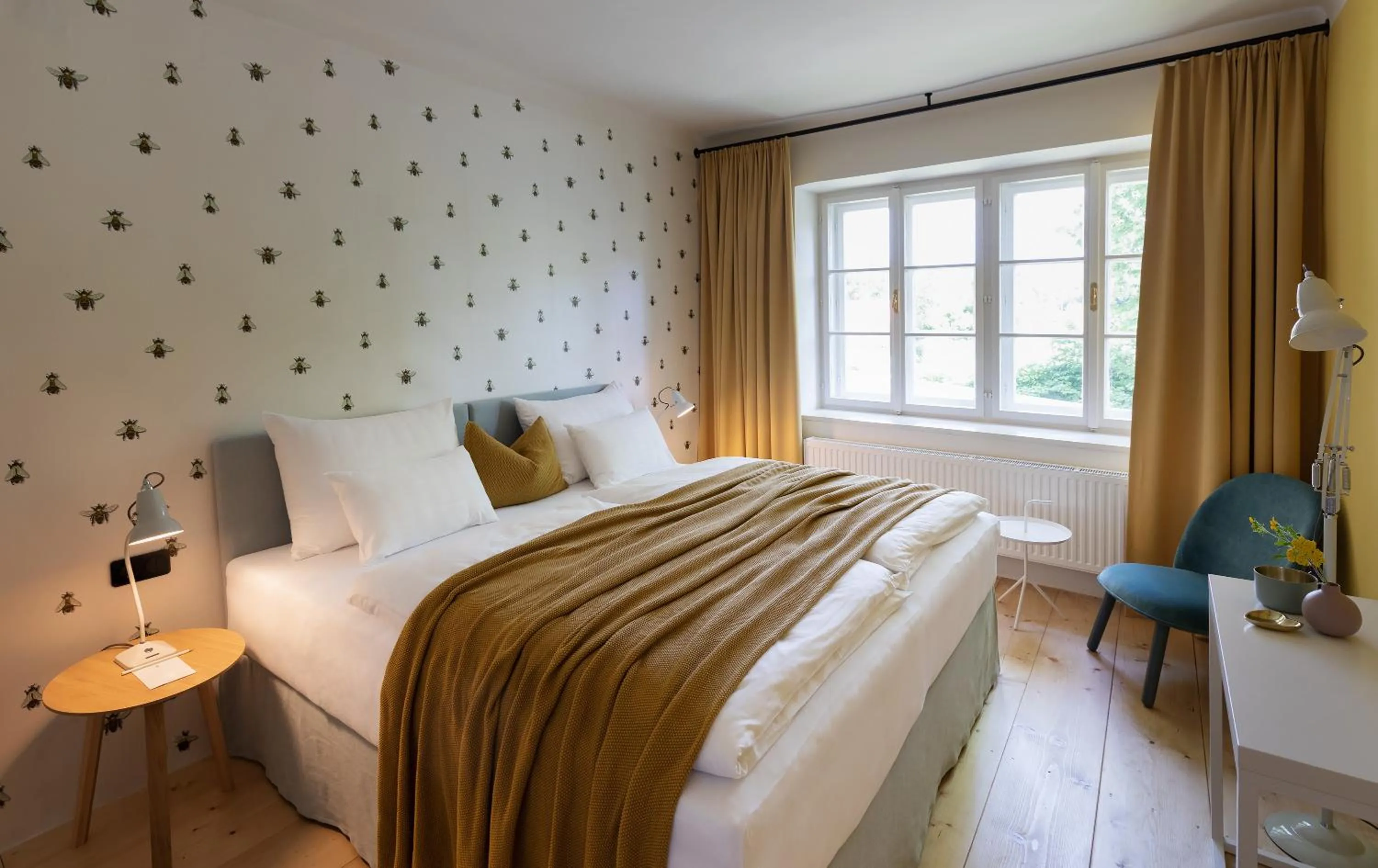 Bed in Boutique Hotel Zum Oberjäger, Schloss Lackenbach
