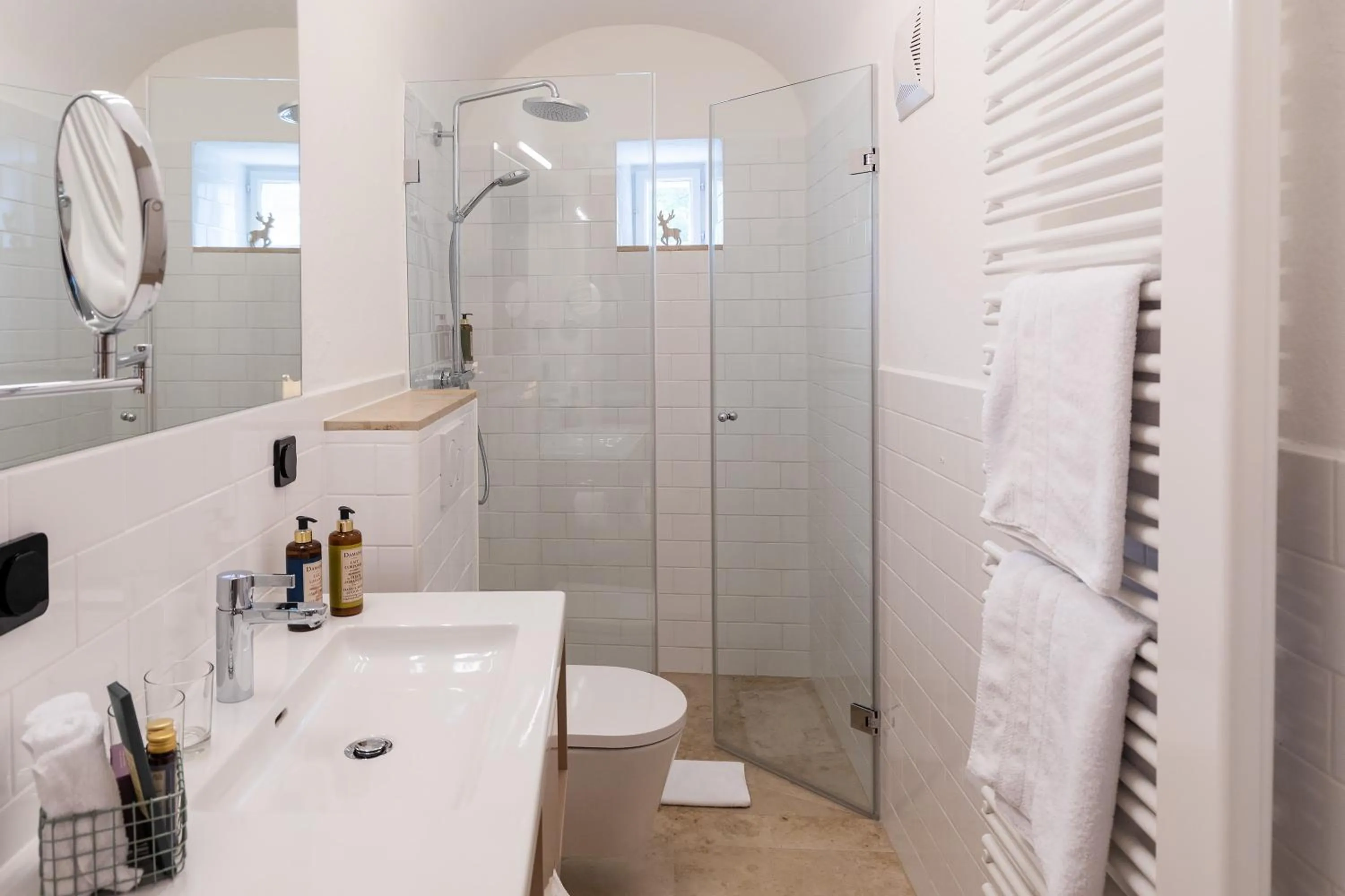 Bathroom in Boutique Hotel Zum Oberjäger, Schloss Lackenbach