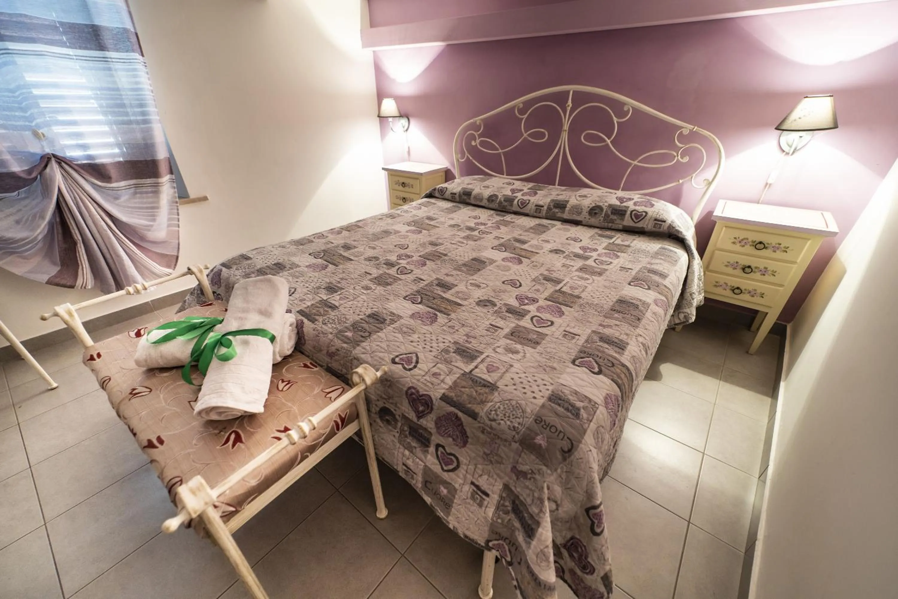 Photo of the whole room, Bed in Residence Garibaldi