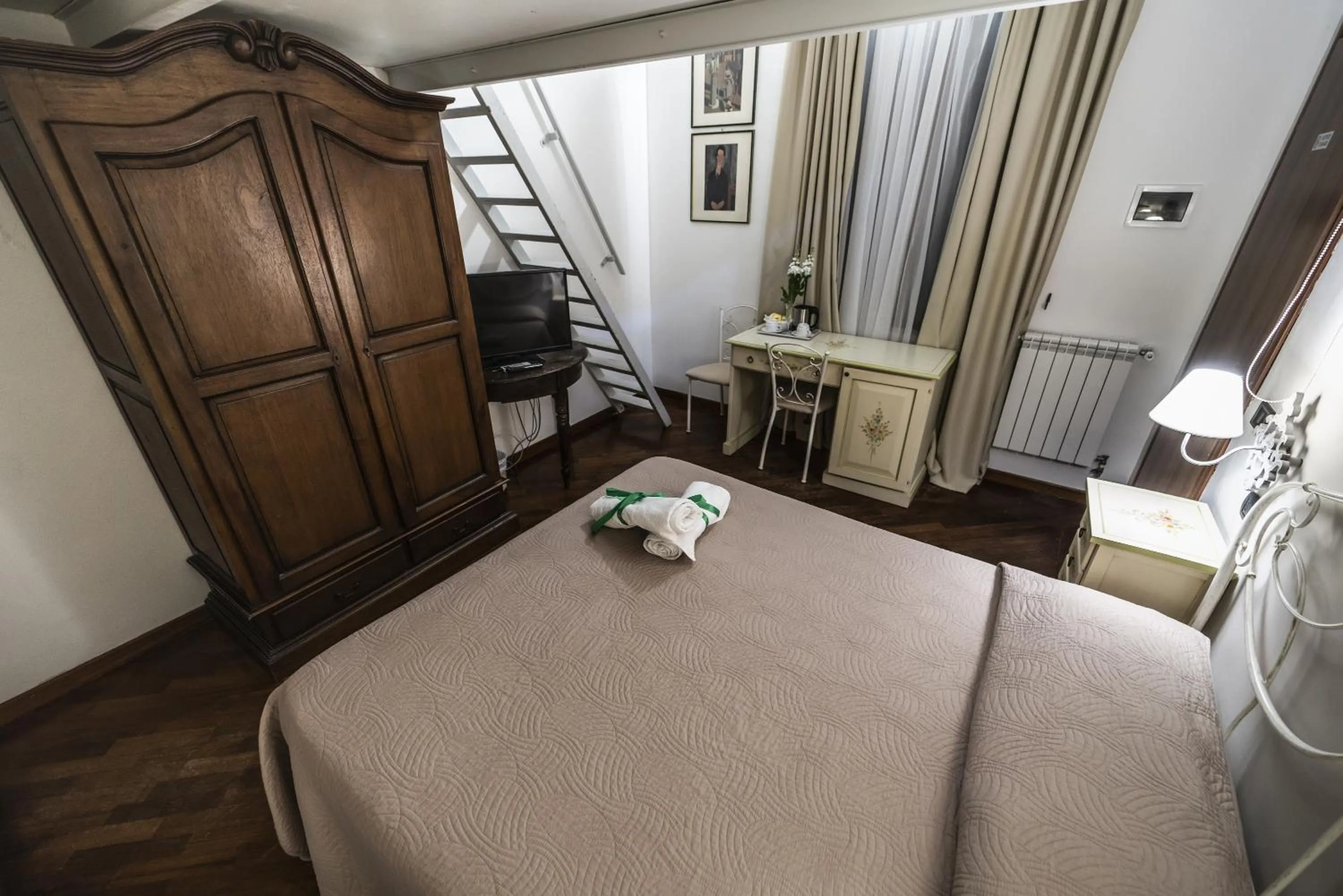 Bedroom, Bed in Residence Garibaldi