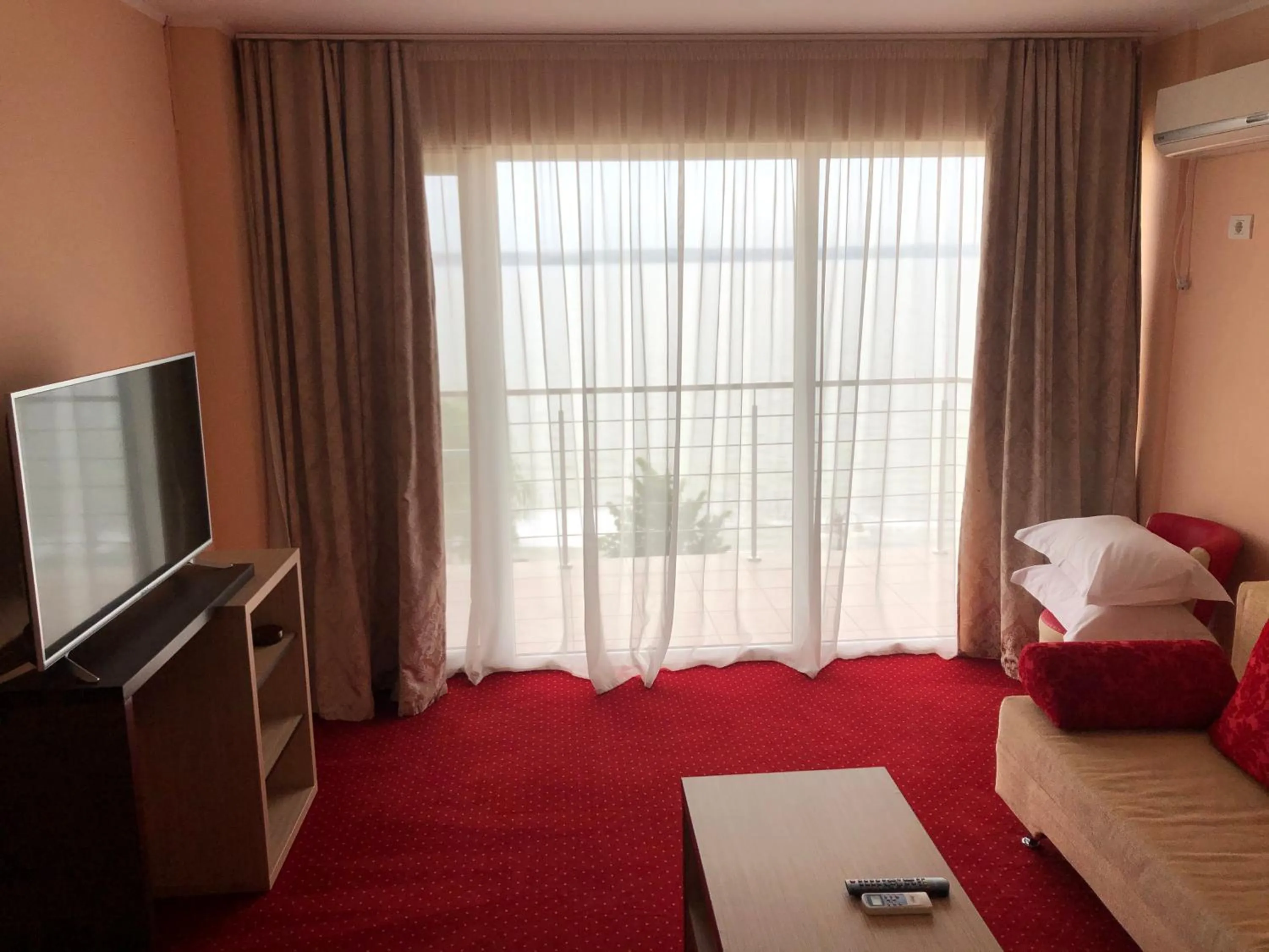 Bed in Hotel Romantic