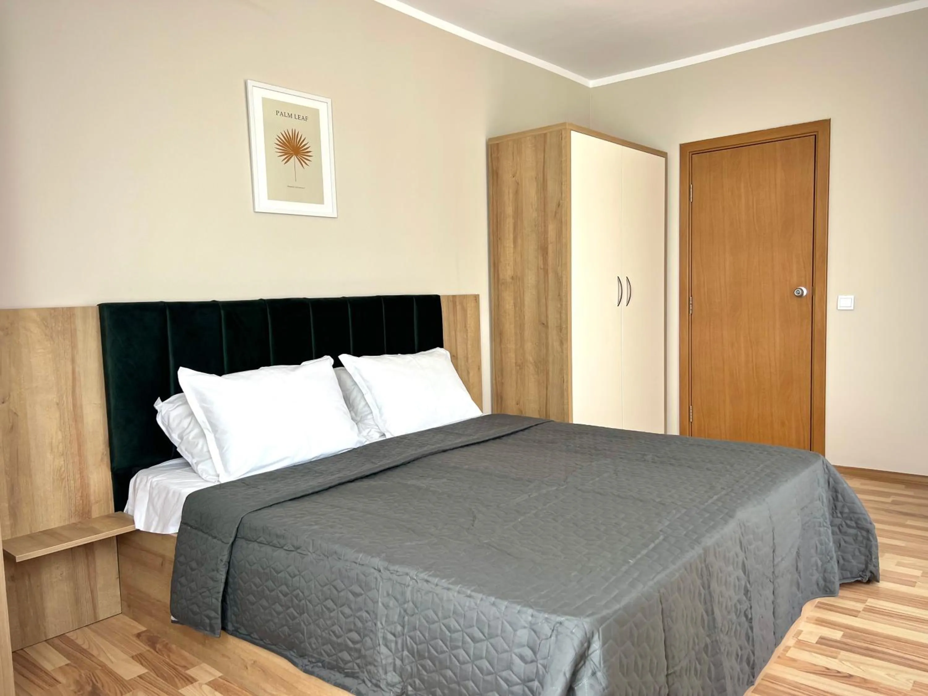 Bed in Sineva Del Sol Apartments