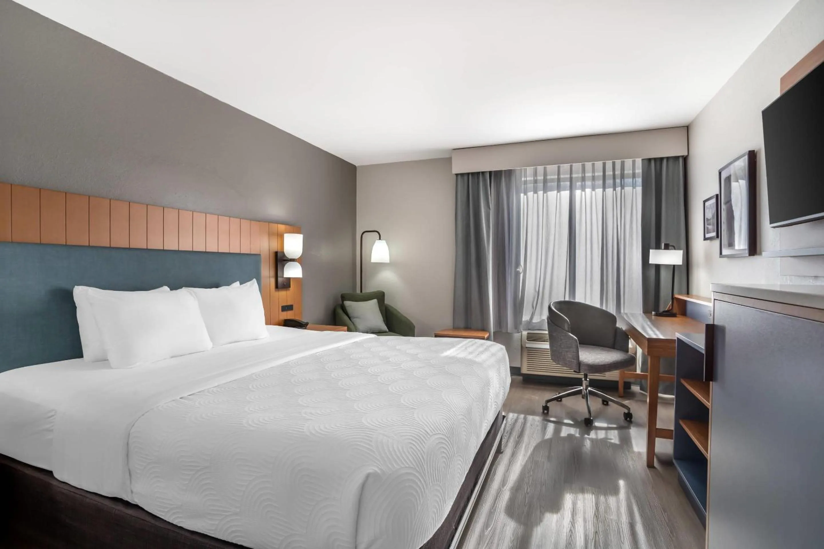 Bedroom, Bed in Country Inn & Suites by Radisson, Shelby, NC