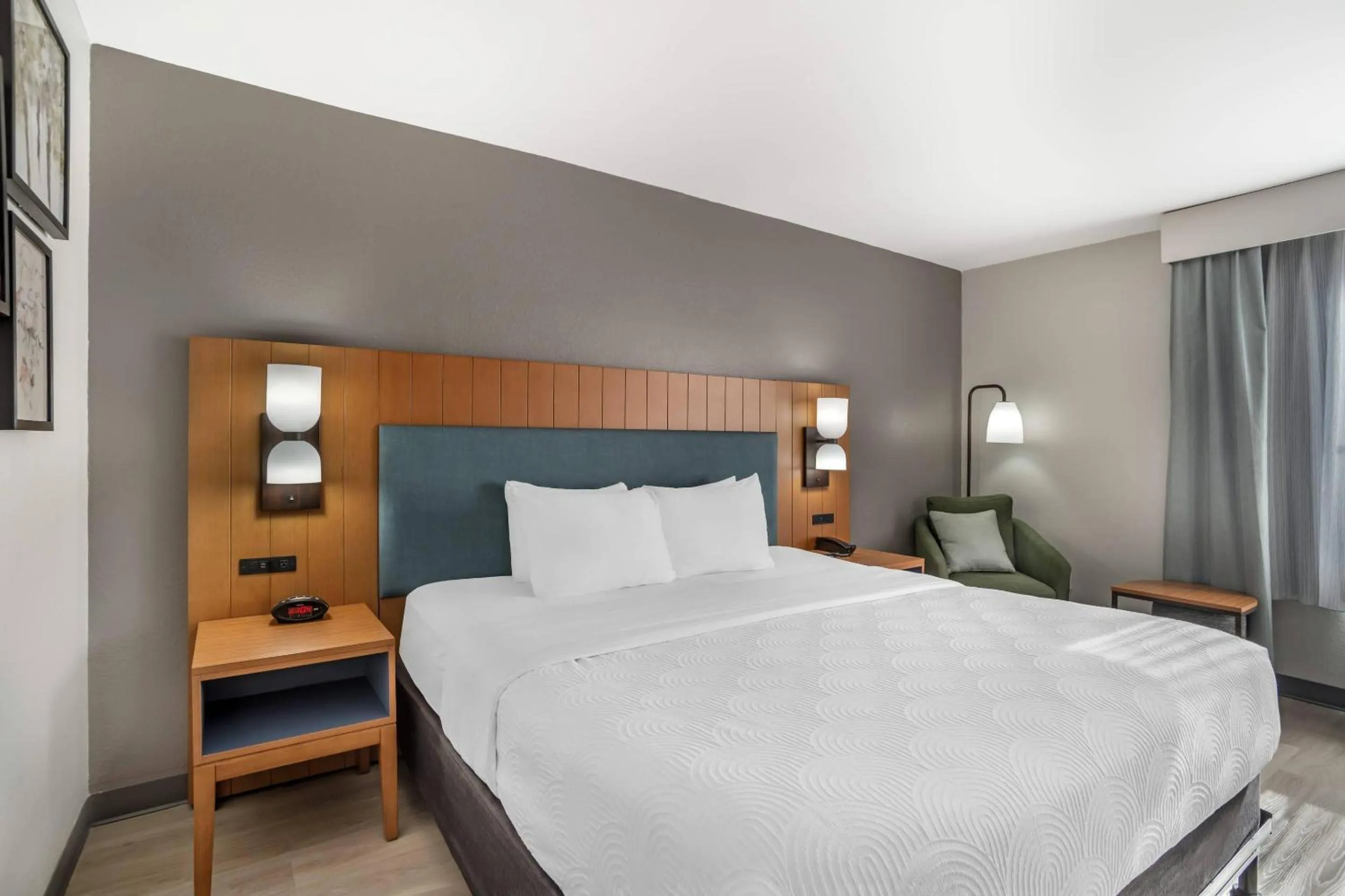 Bedroom, Bed in Country Inn & Suites by Radisson, Shelby, NC