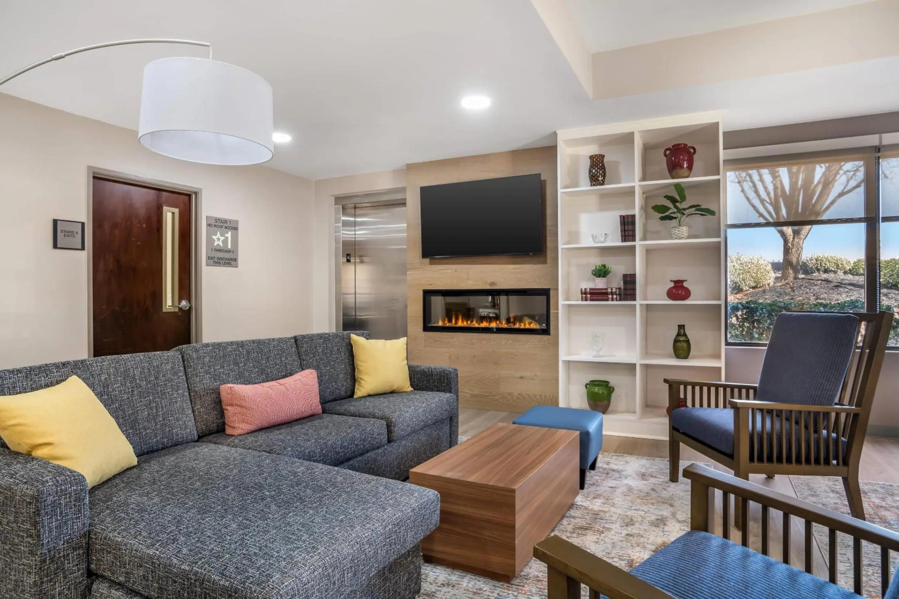 Lobby or reception in Country Inn & Suites by Radisson, Shelby, NC