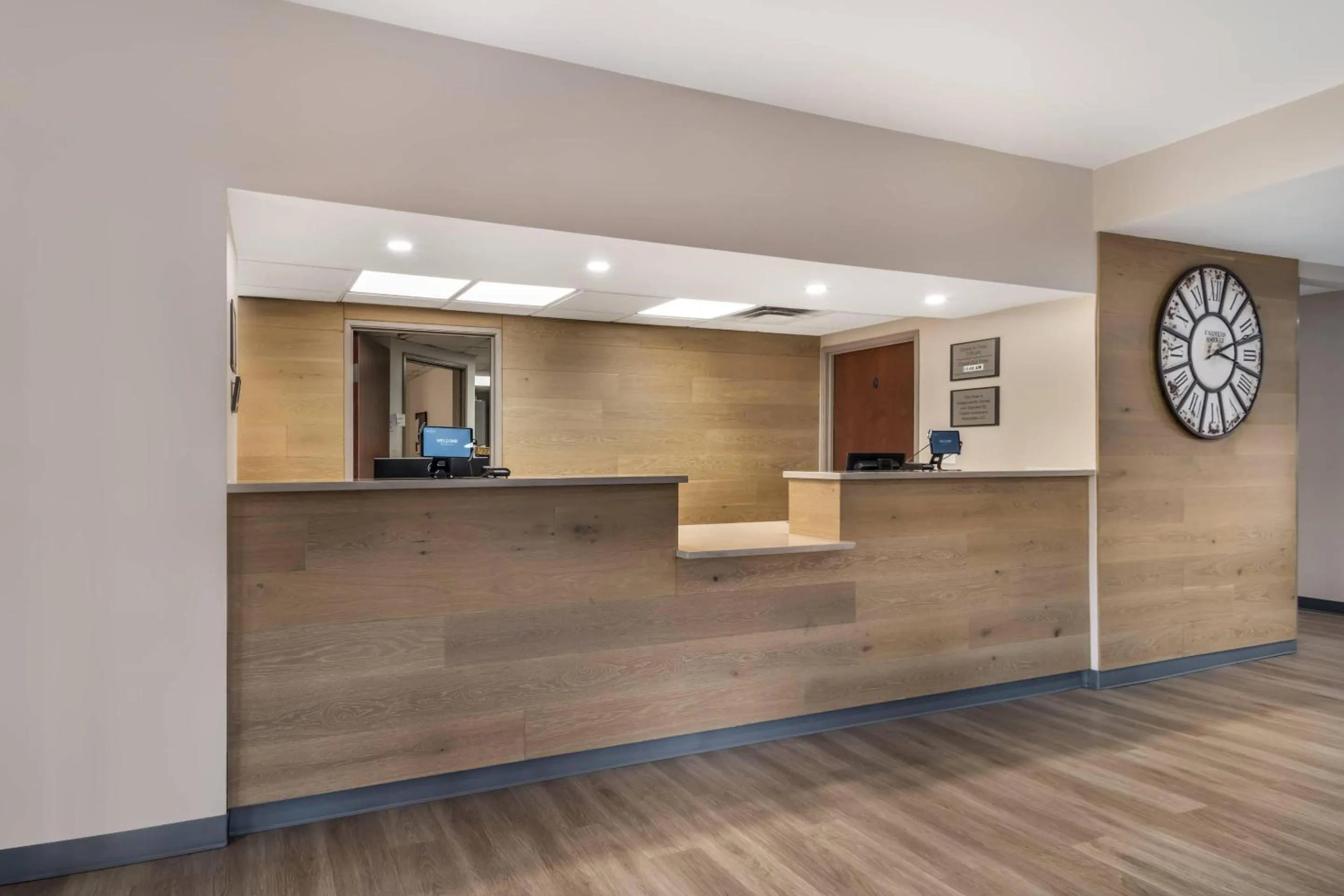 Lobby or reception in Country Inn & Suites by Radisson, Shelby, NC