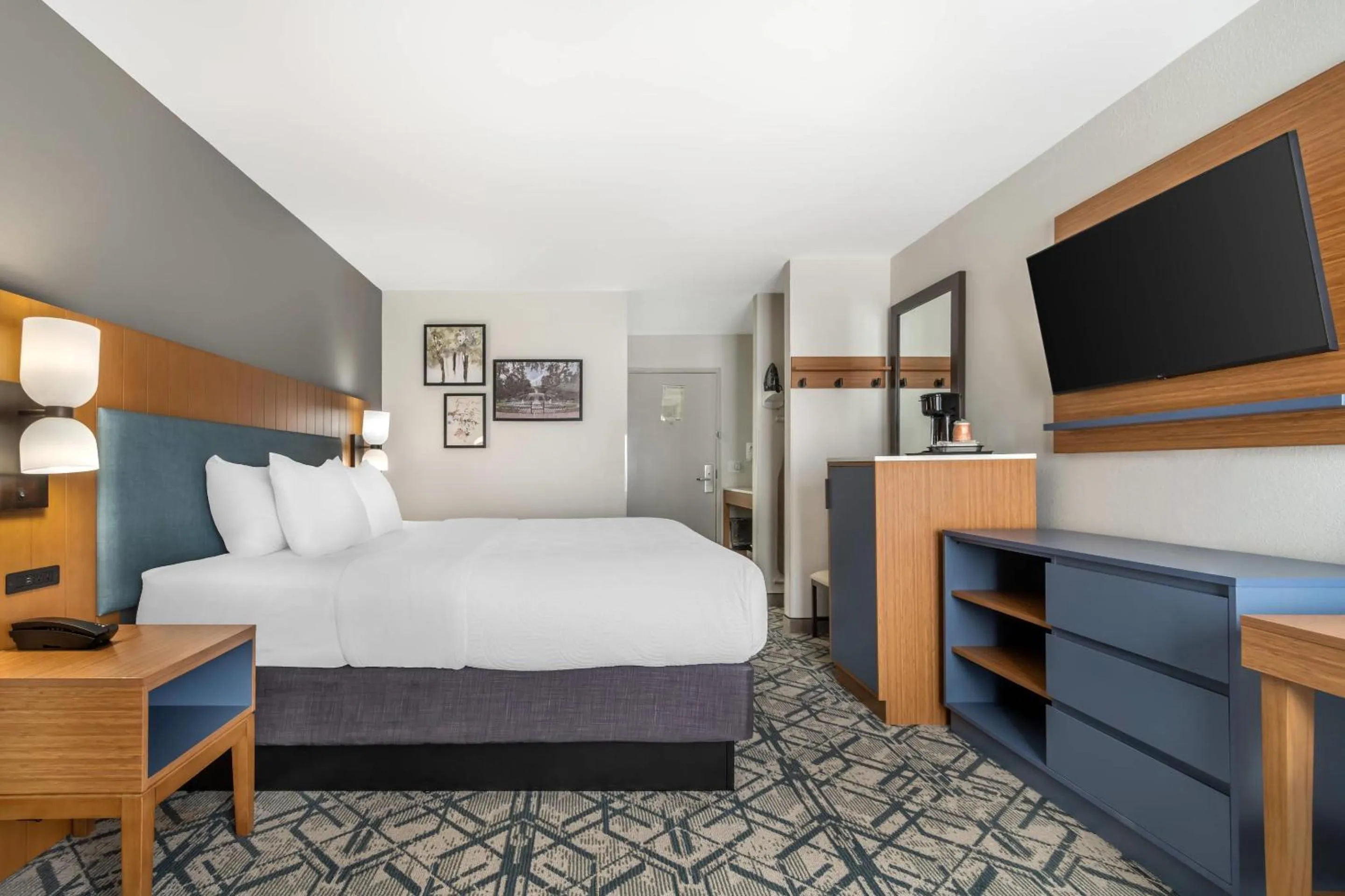 Bedroom, Bed in Country Inn & Suites by Radisson, Shelby, NC