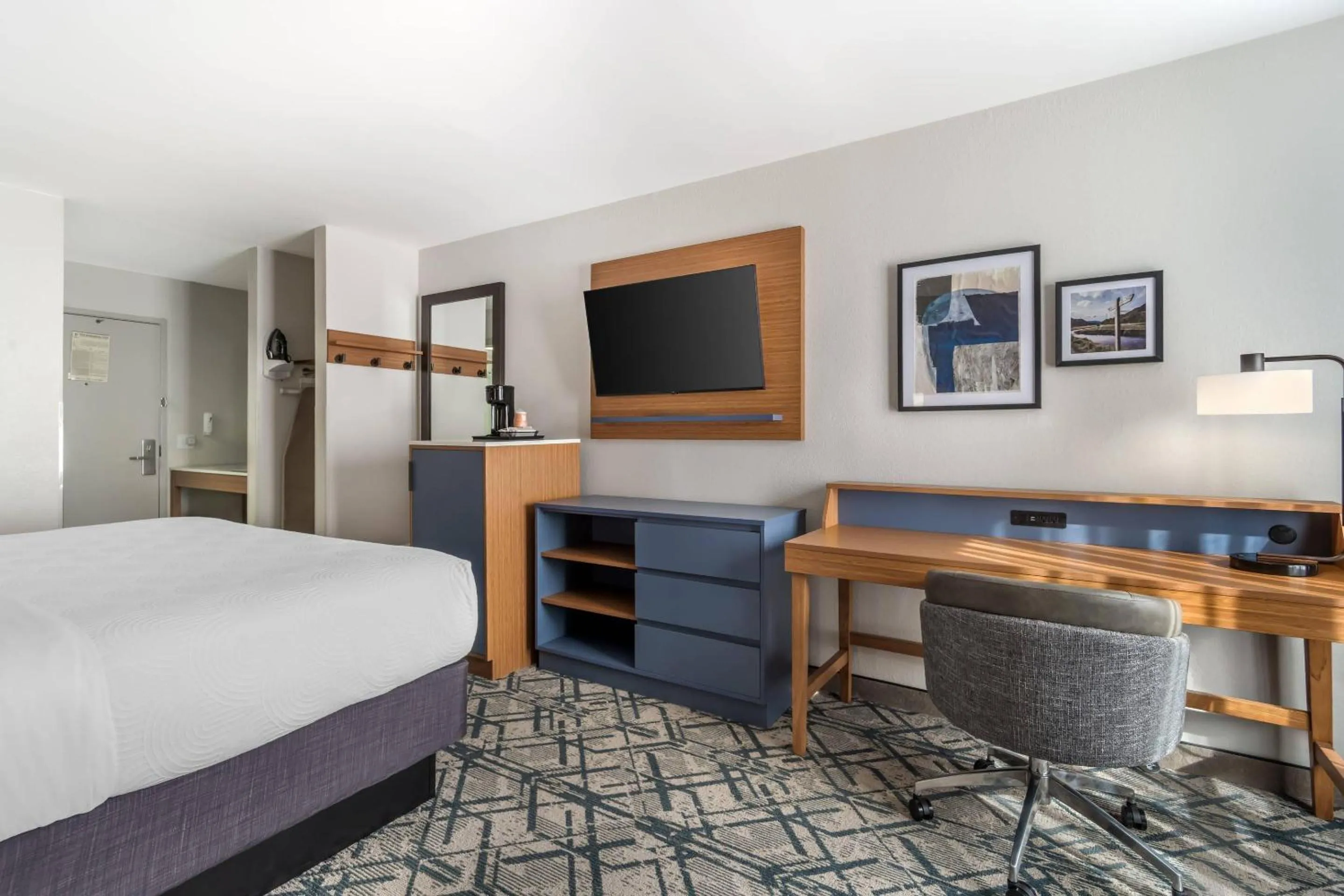 Bedroom, Bed in Country Inn & Suites by Radisson, Shelby, NC