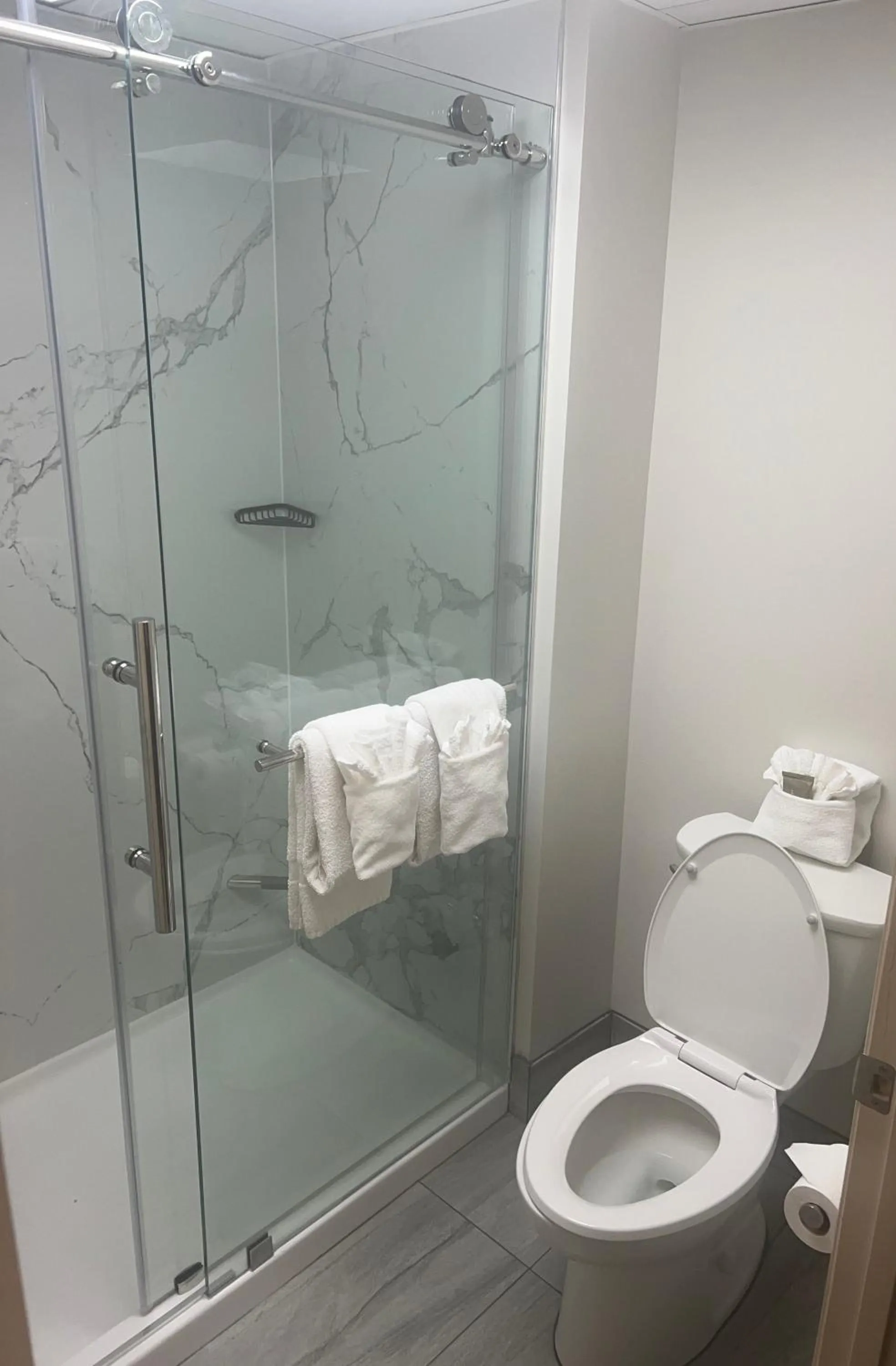 Shower in Country Inn & Suites by Radisson, Shelby, NC