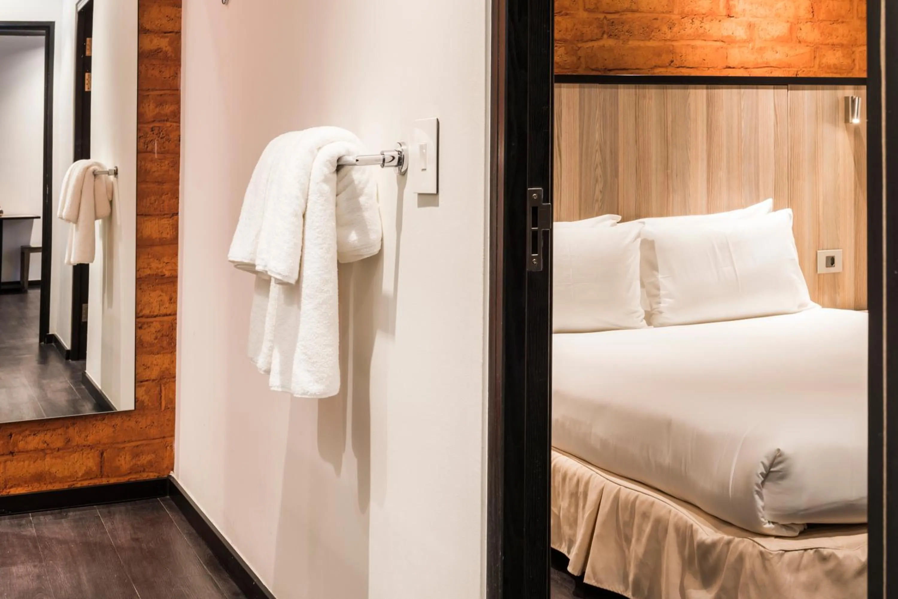 Bedroom, Bed in ONOMO Hotel Durban