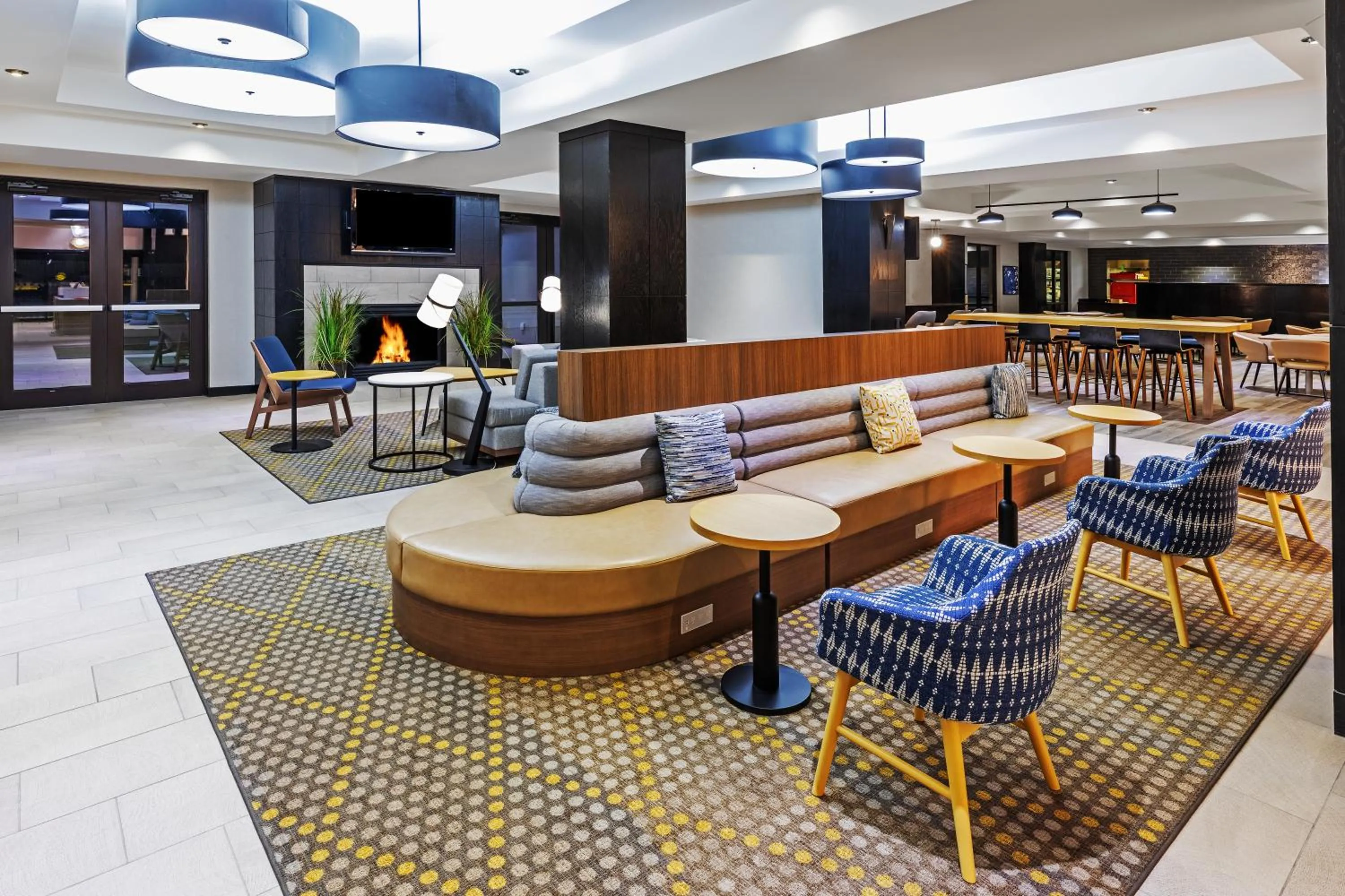 Lobby or reception in Holiday Inn & Suites Stillwater-University West by IHG