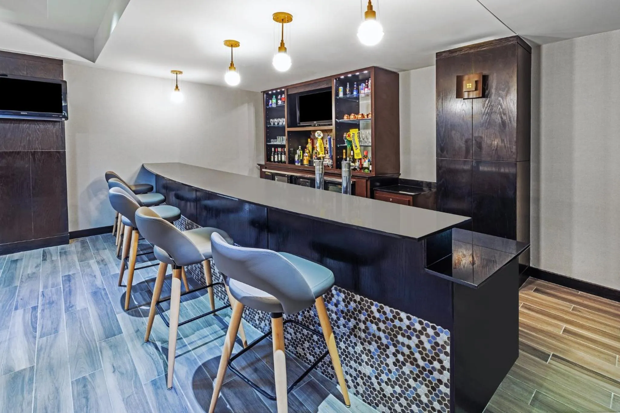 Lounge or bar in Holiday Inn & Suites Stillwater-University West by IHG