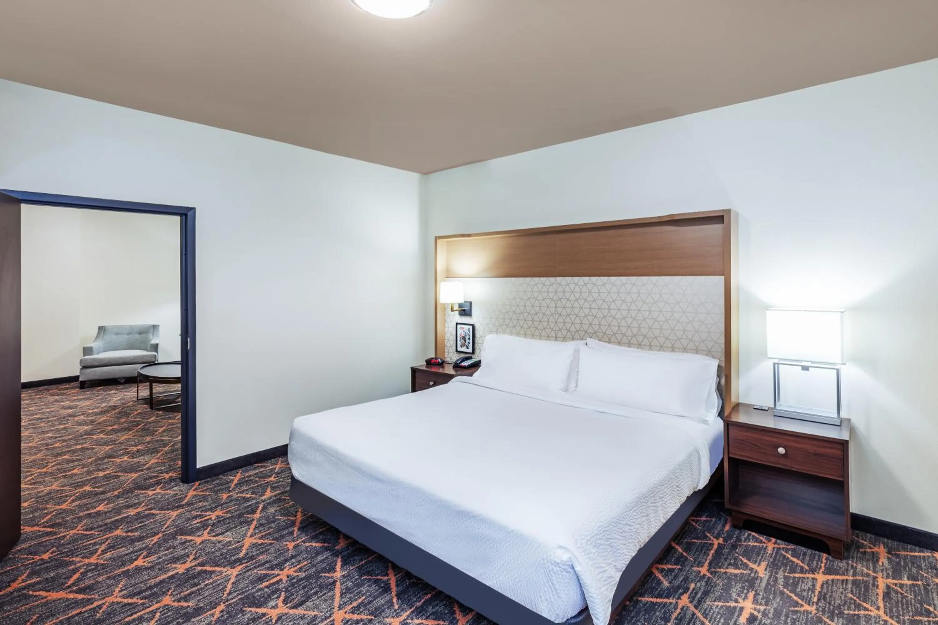 Bedroom, Bed in Holiday Inn & Suites Stillwater-University West by IHG