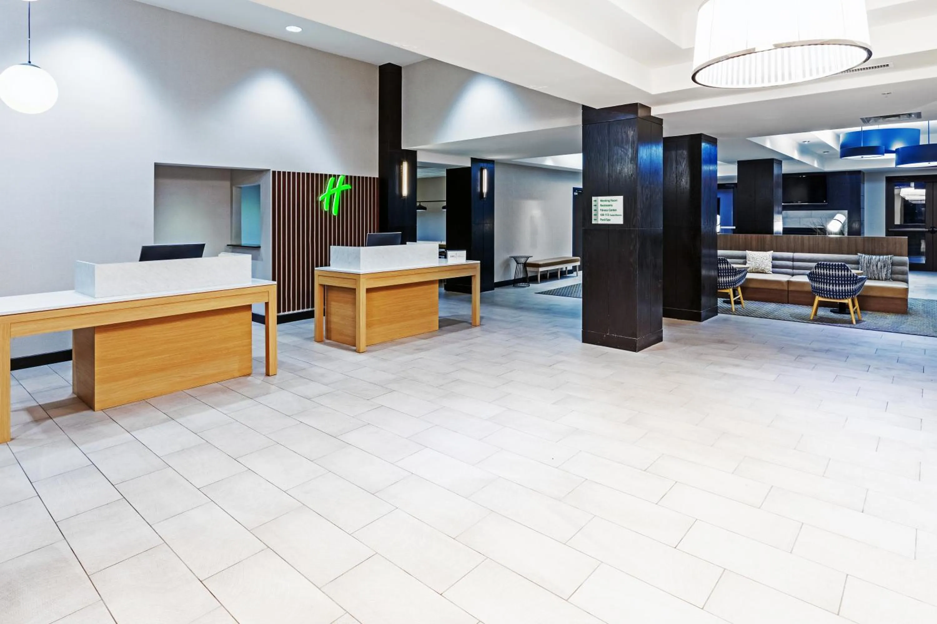 Lobby or reception in Holiday Inn & Suites Stillwater-University West by IHG