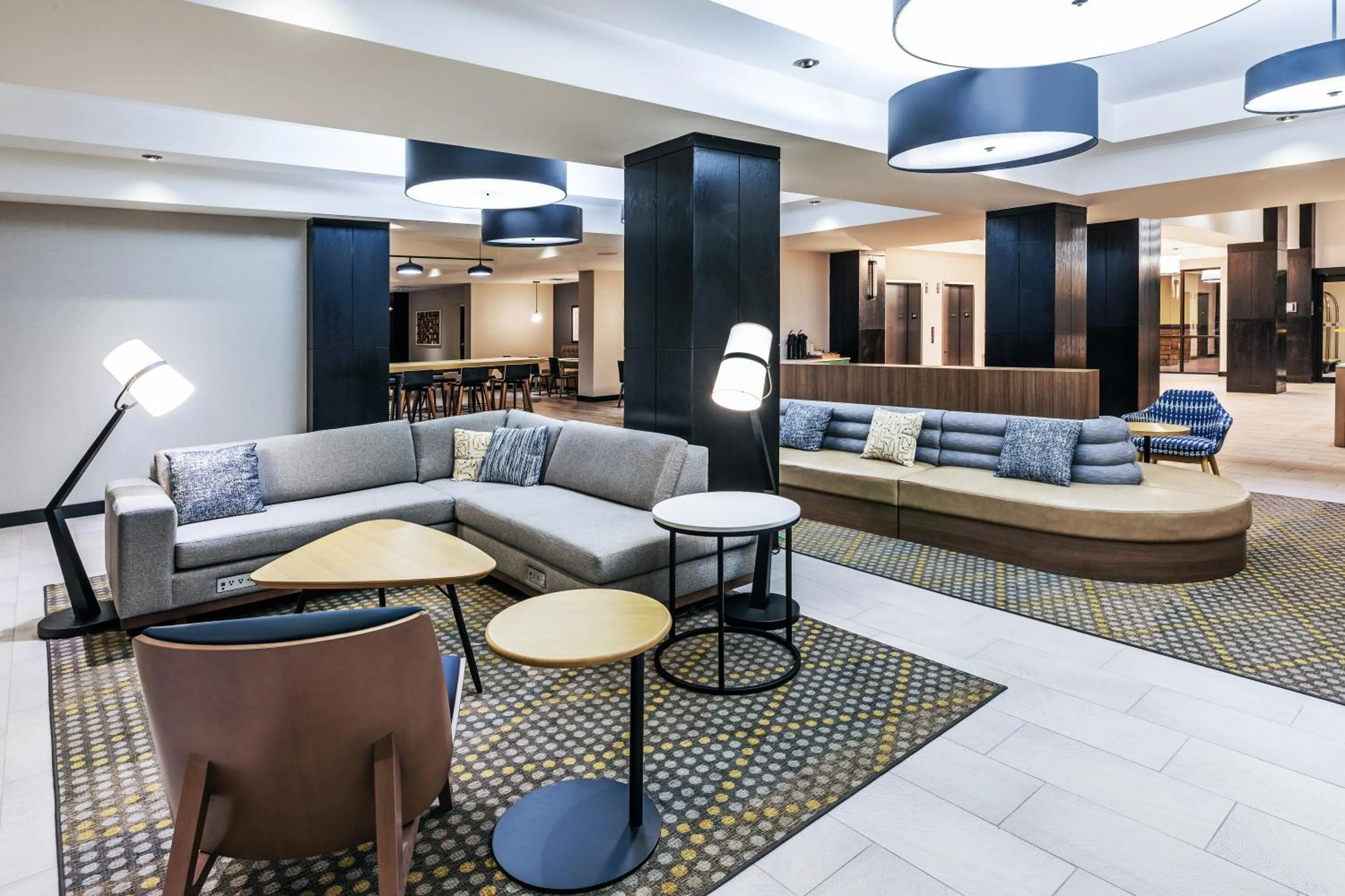 Seating area in Holiday Inn & Suites Stillwater-University West by IHG