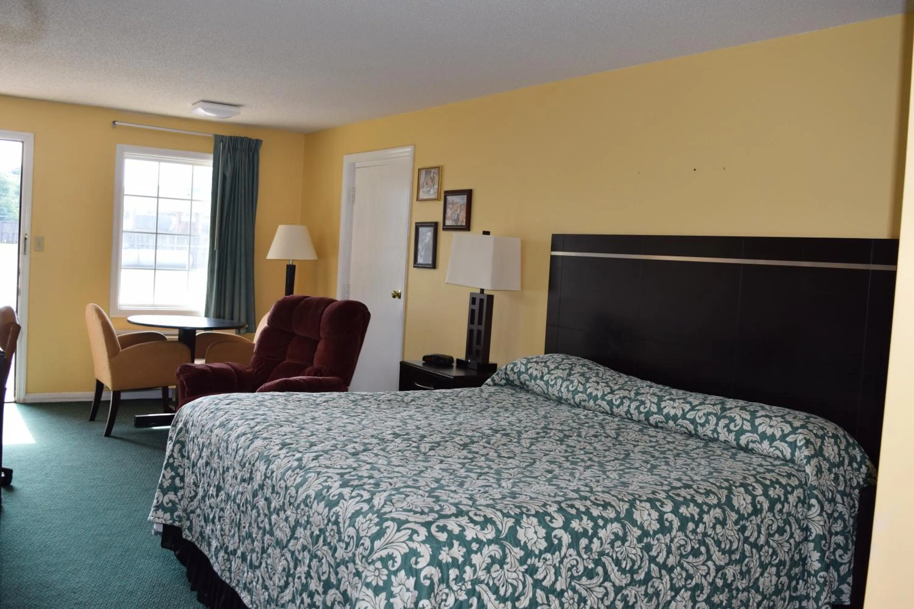 Bed in The Cullars Inn