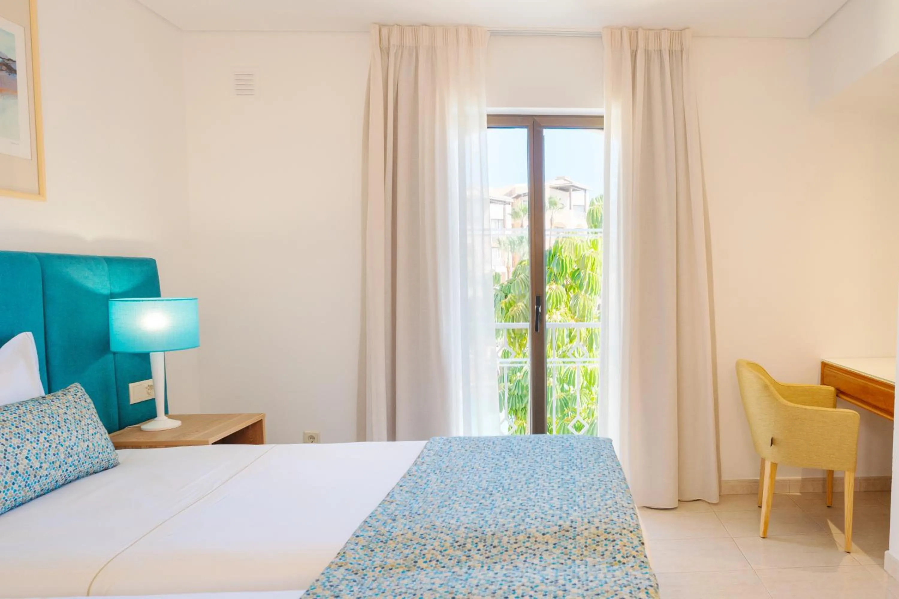 Property building, Bed in Four Seasons Vilamoura