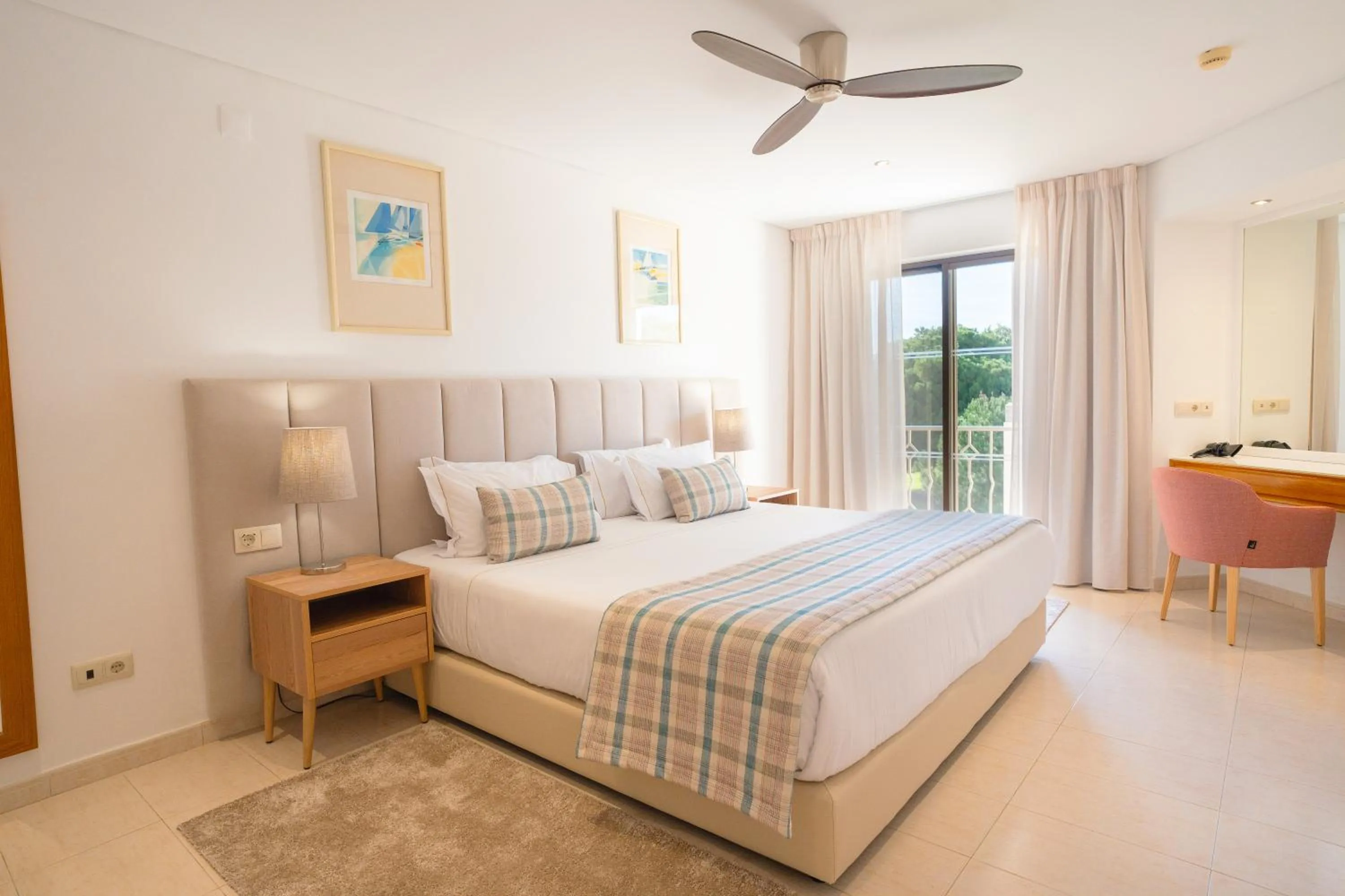 Bedroom, Bed in Four Seasons Vilamoura