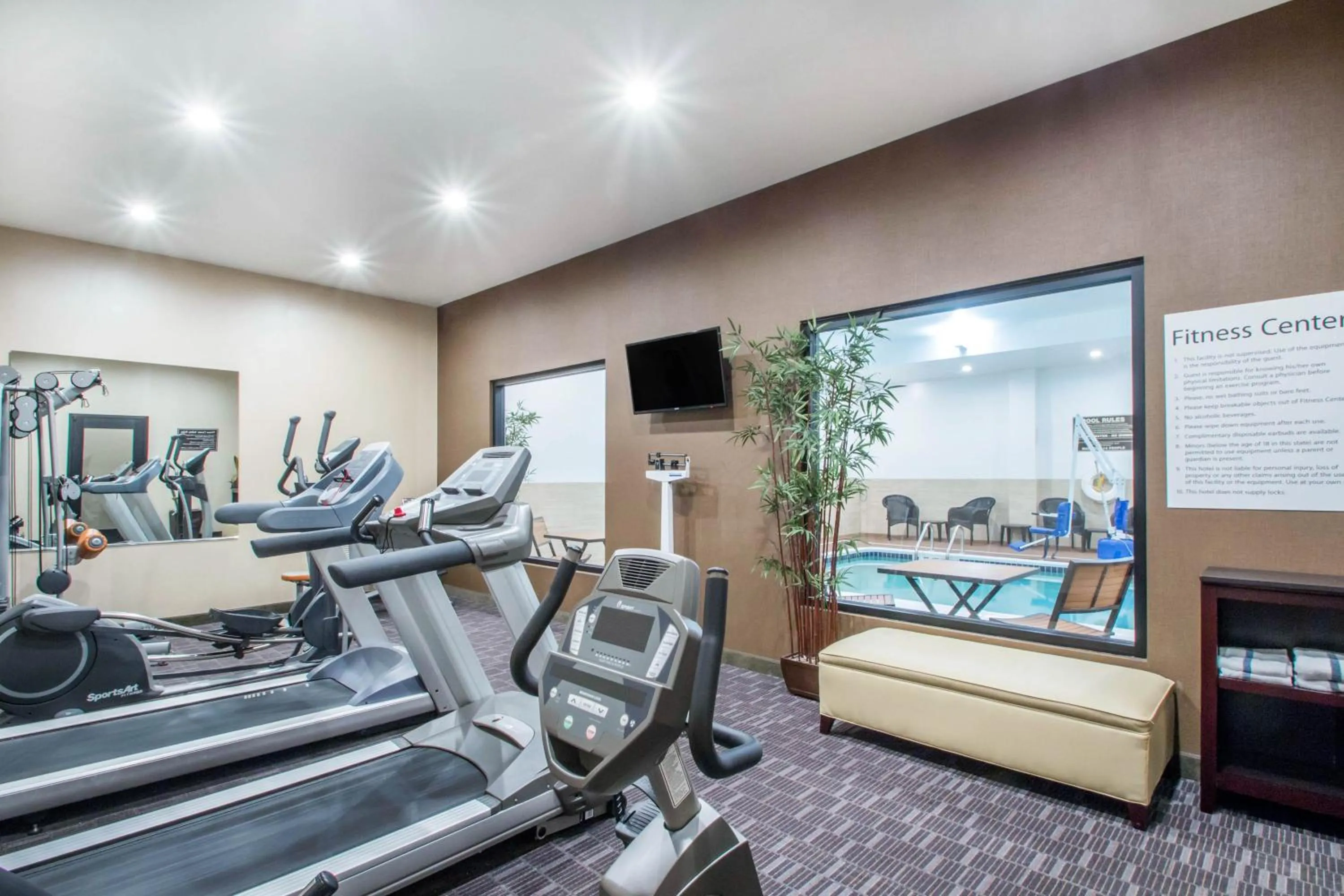 Fitness centre/facilities in Holiday Inn Express & Suites - Albany Airport - Wolf Road by IHG