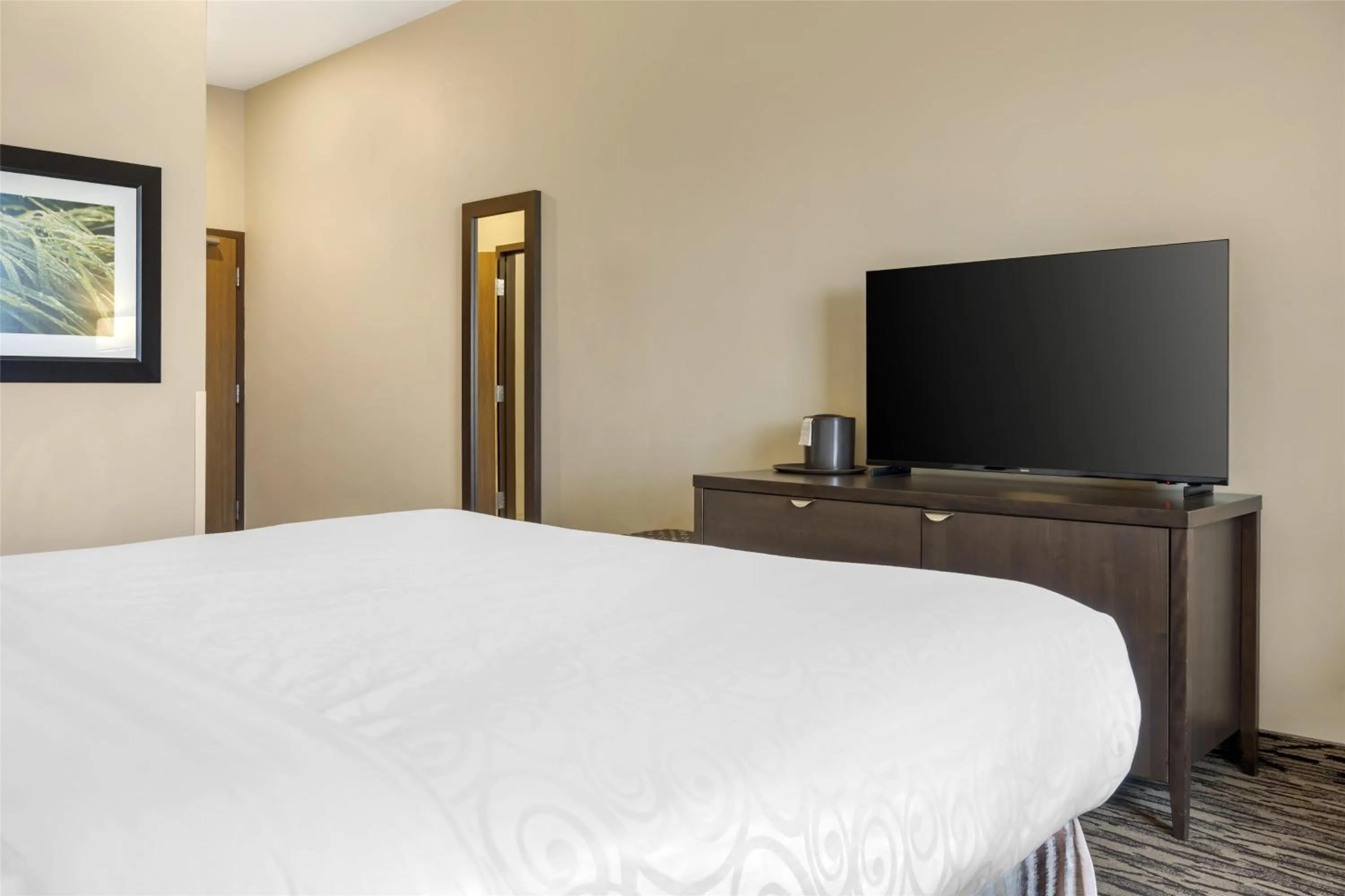 Bedroom, Bed in Best Western Plus Bridgewater Hotel & Convention Centre