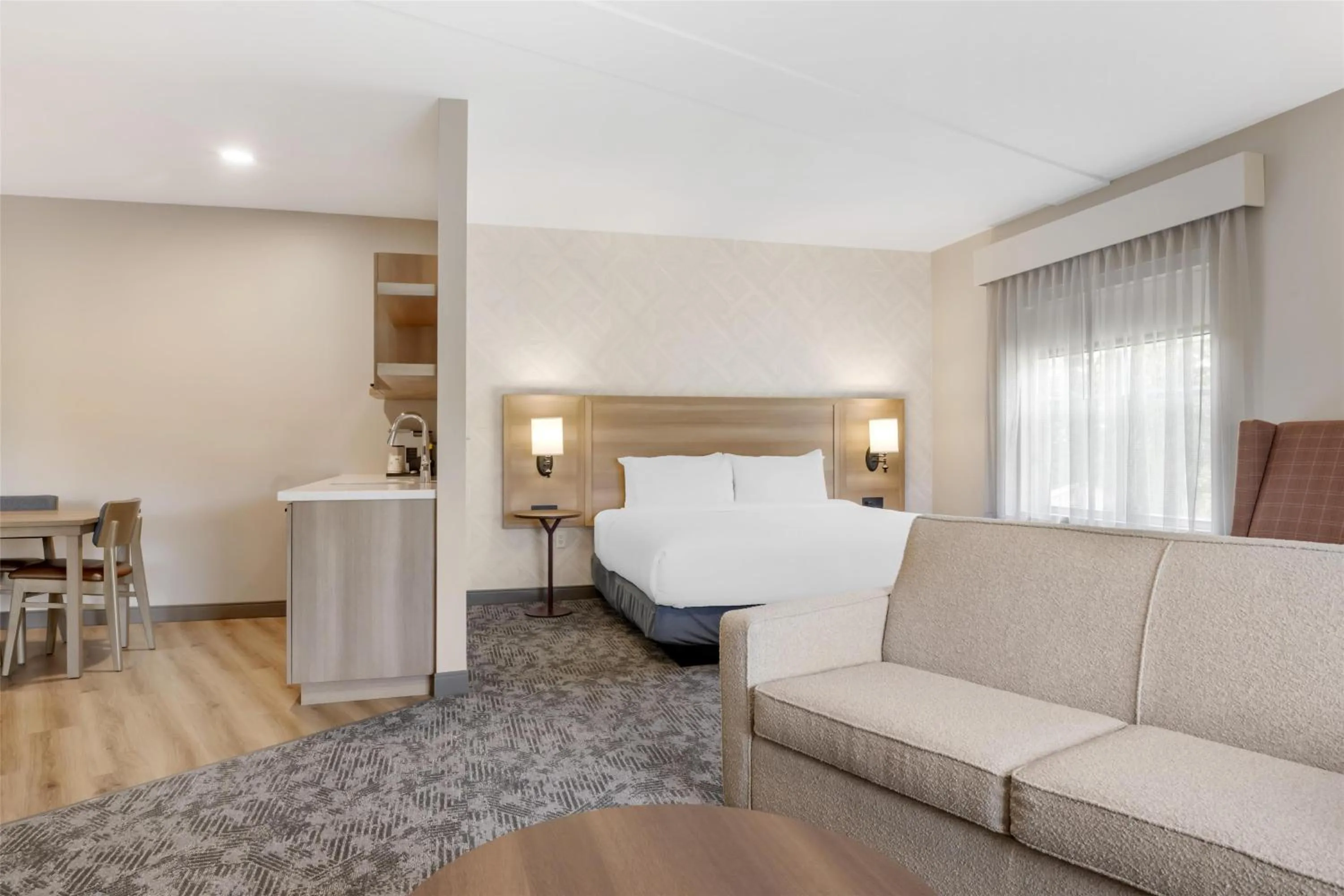 Bedroom, Bed in Best Western Plus Bridgewater Hotel & Convention Centre