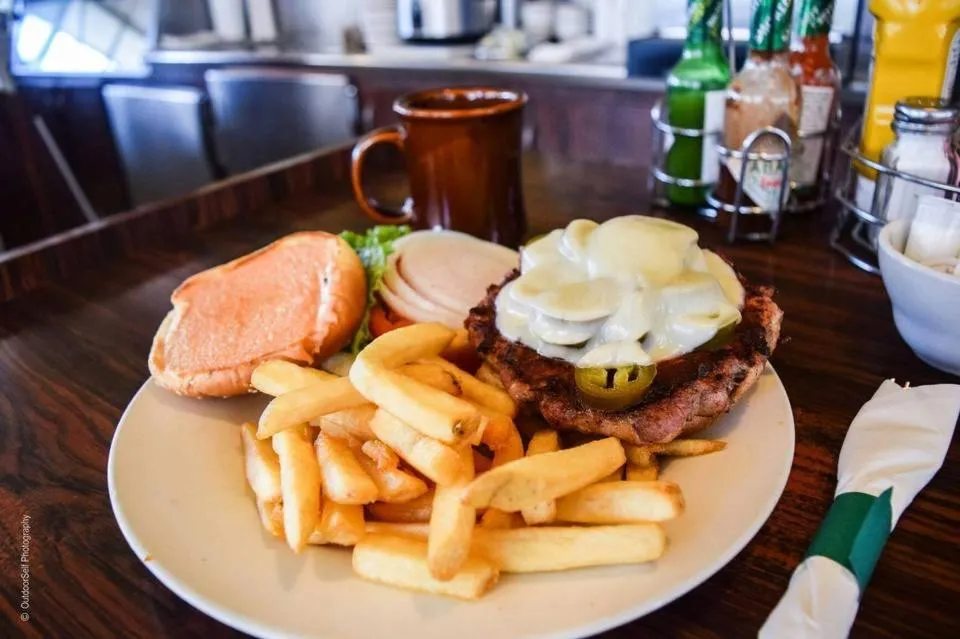 Restaurant/places to eat in Oregon Trail Motel and Restaurant