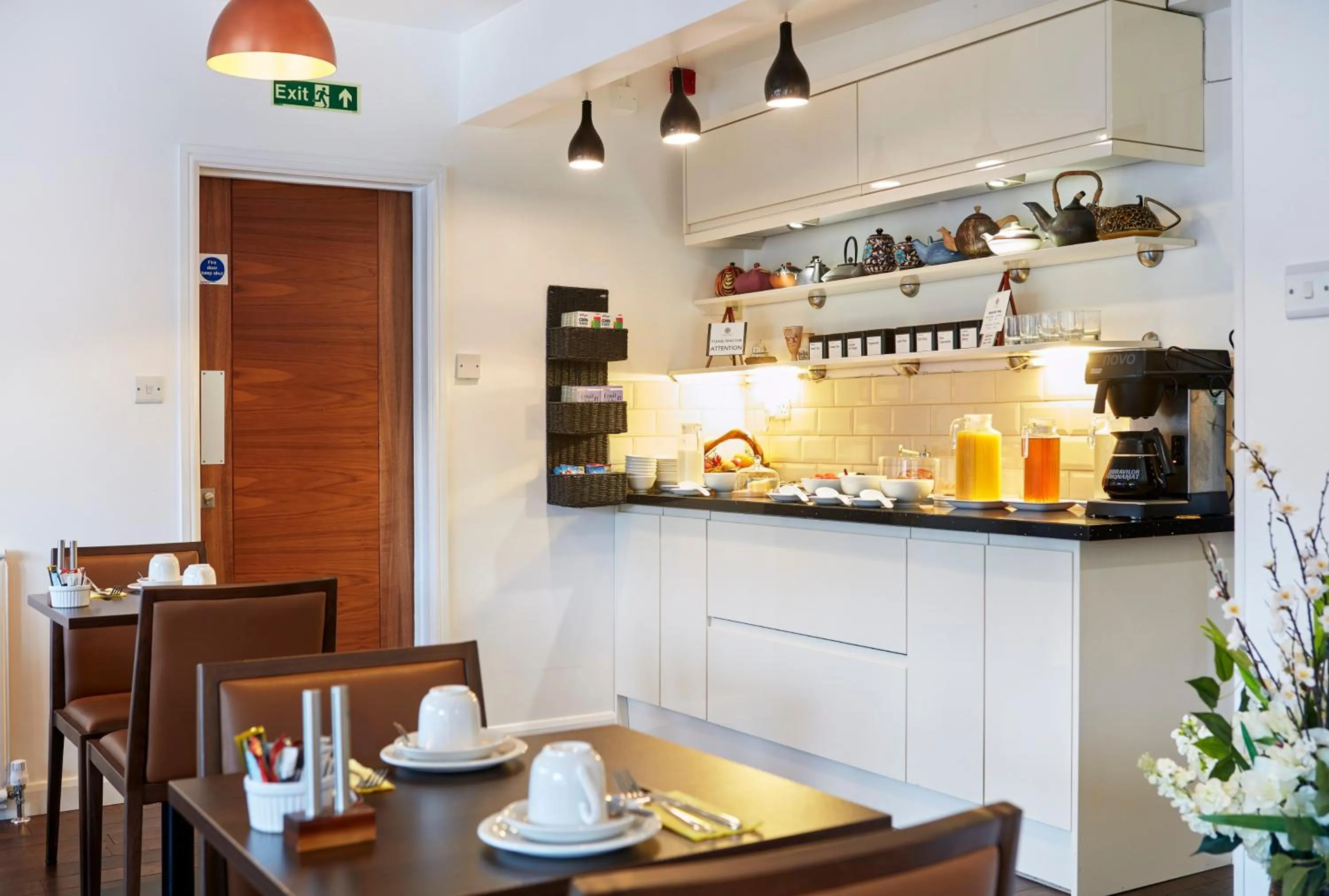 Breakfast in Conifers Guest House