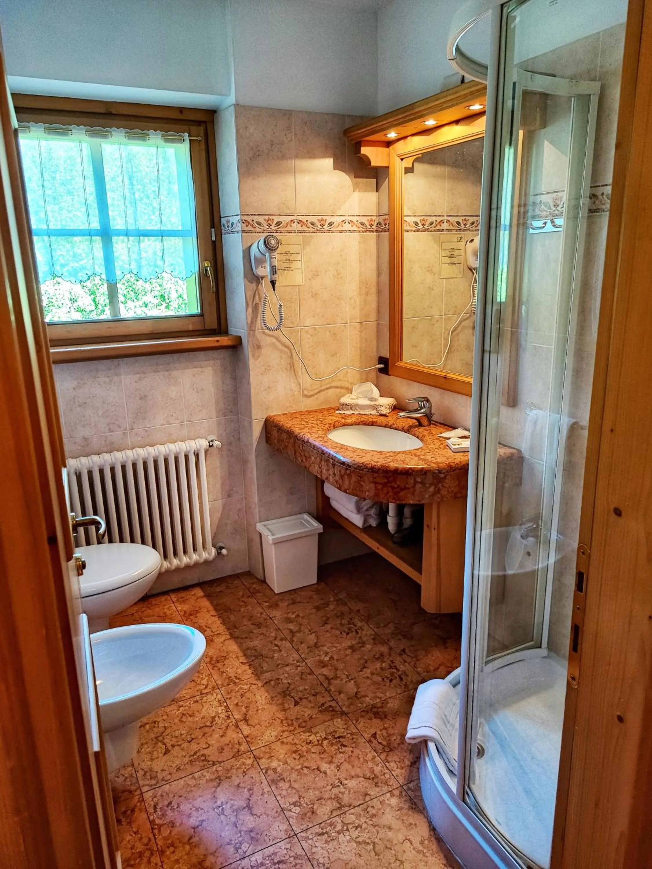 Shower in Alpi & Golf Hotel