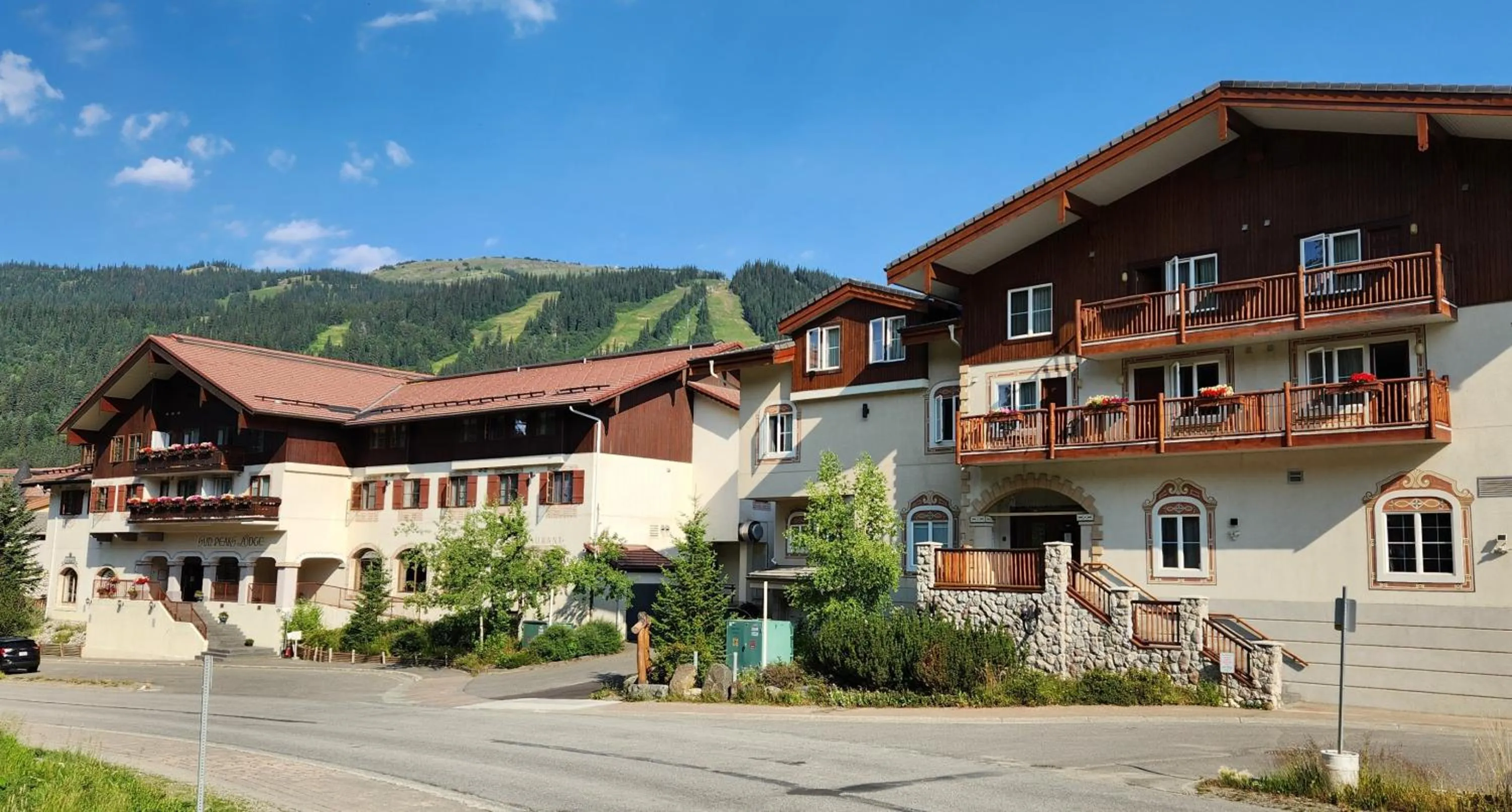 Property building in Sun Peaks Lodge