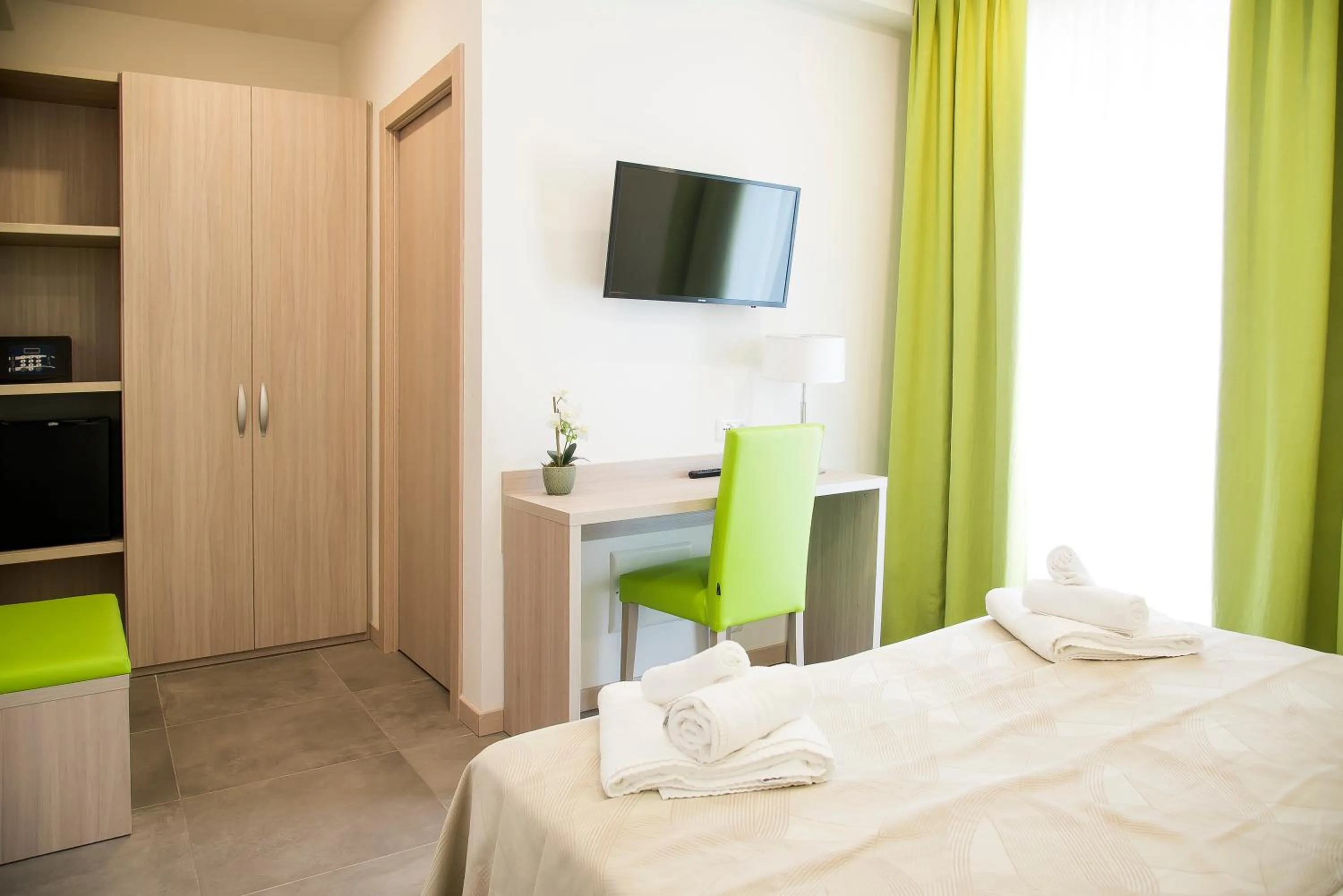 Photo of the whole room, Bed in Hotel Solemare - Frontemare - 3 Stelle Superior