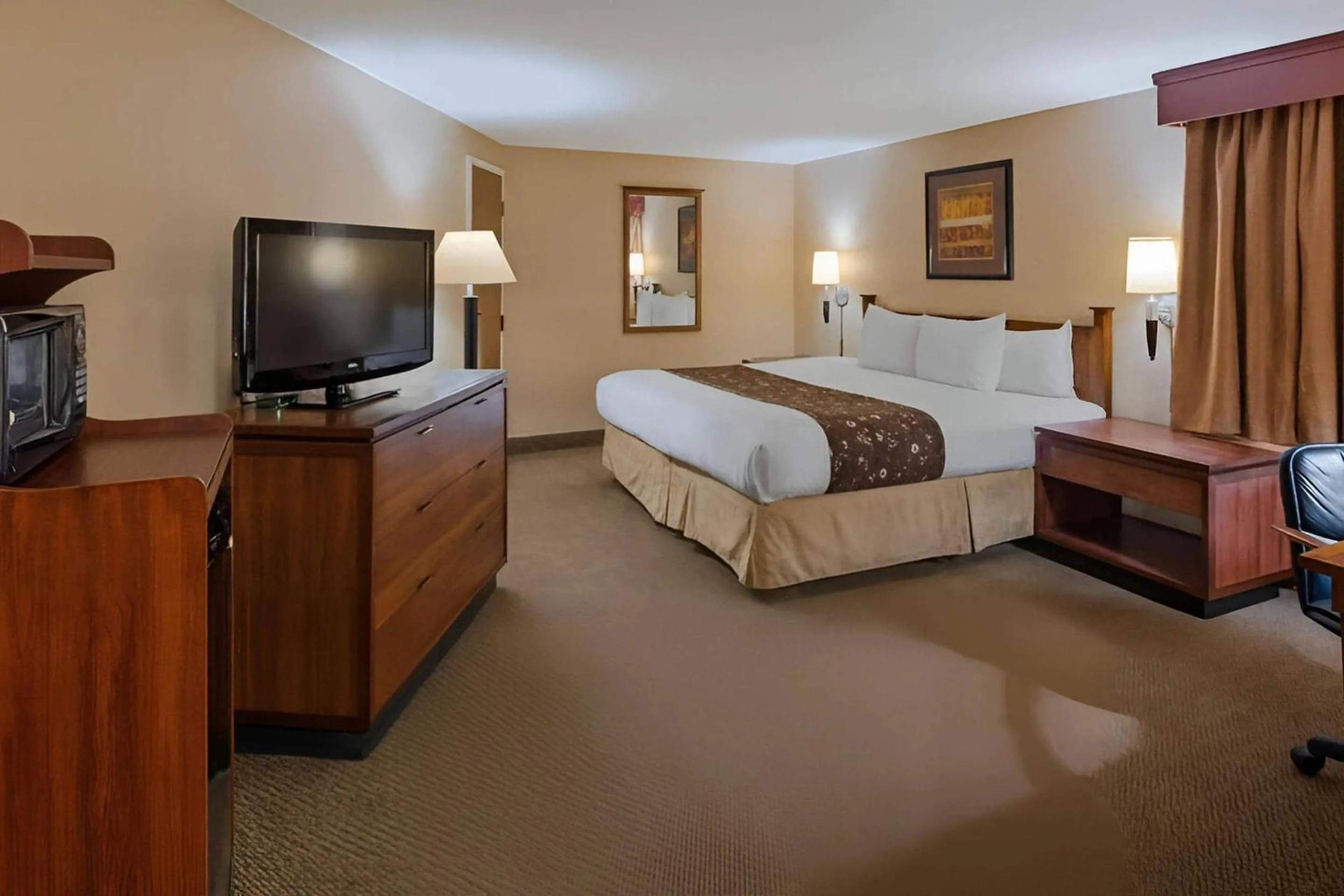Quality Inn & Suites Black River Falls I-94